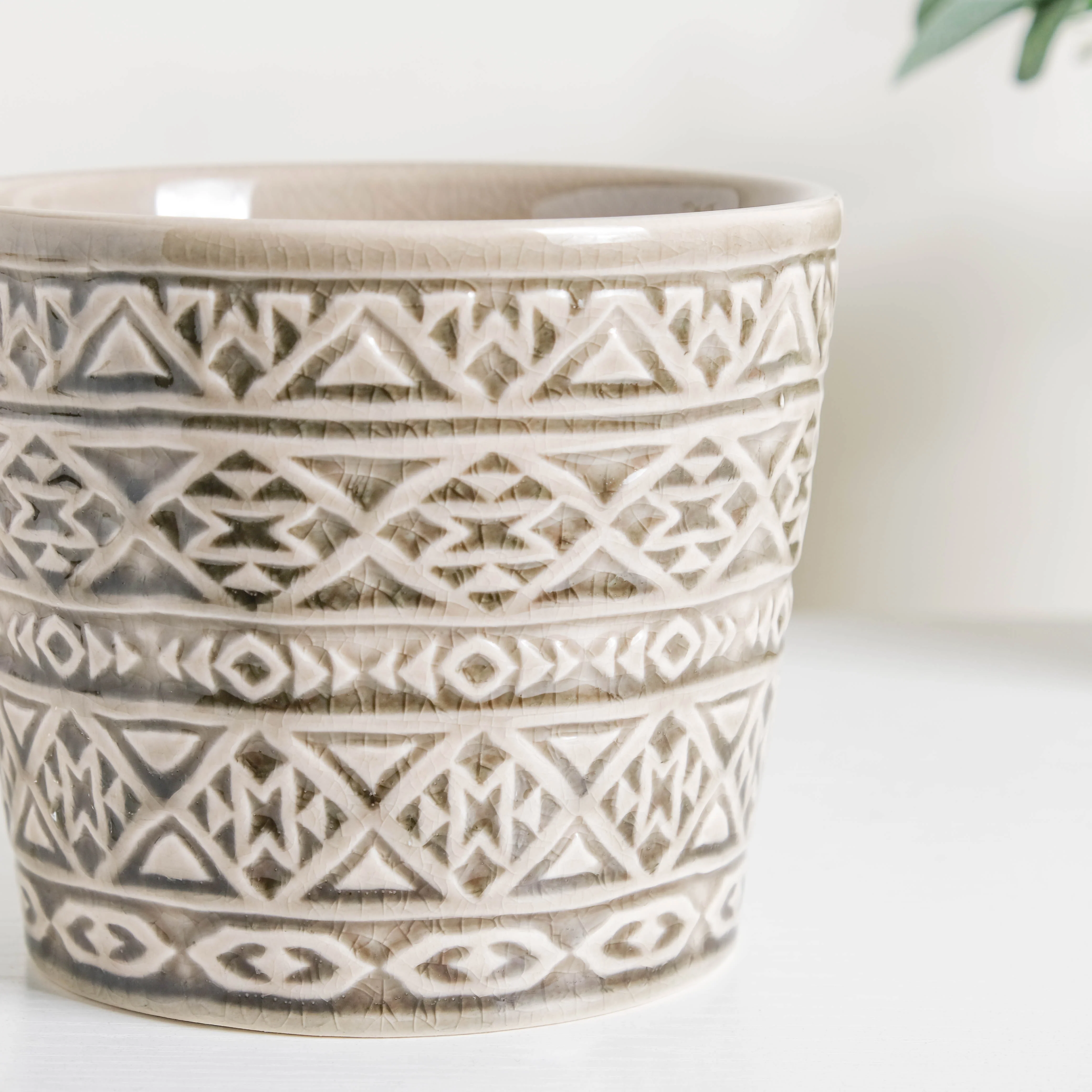 Intricate Texture Grey Pot - Image 3