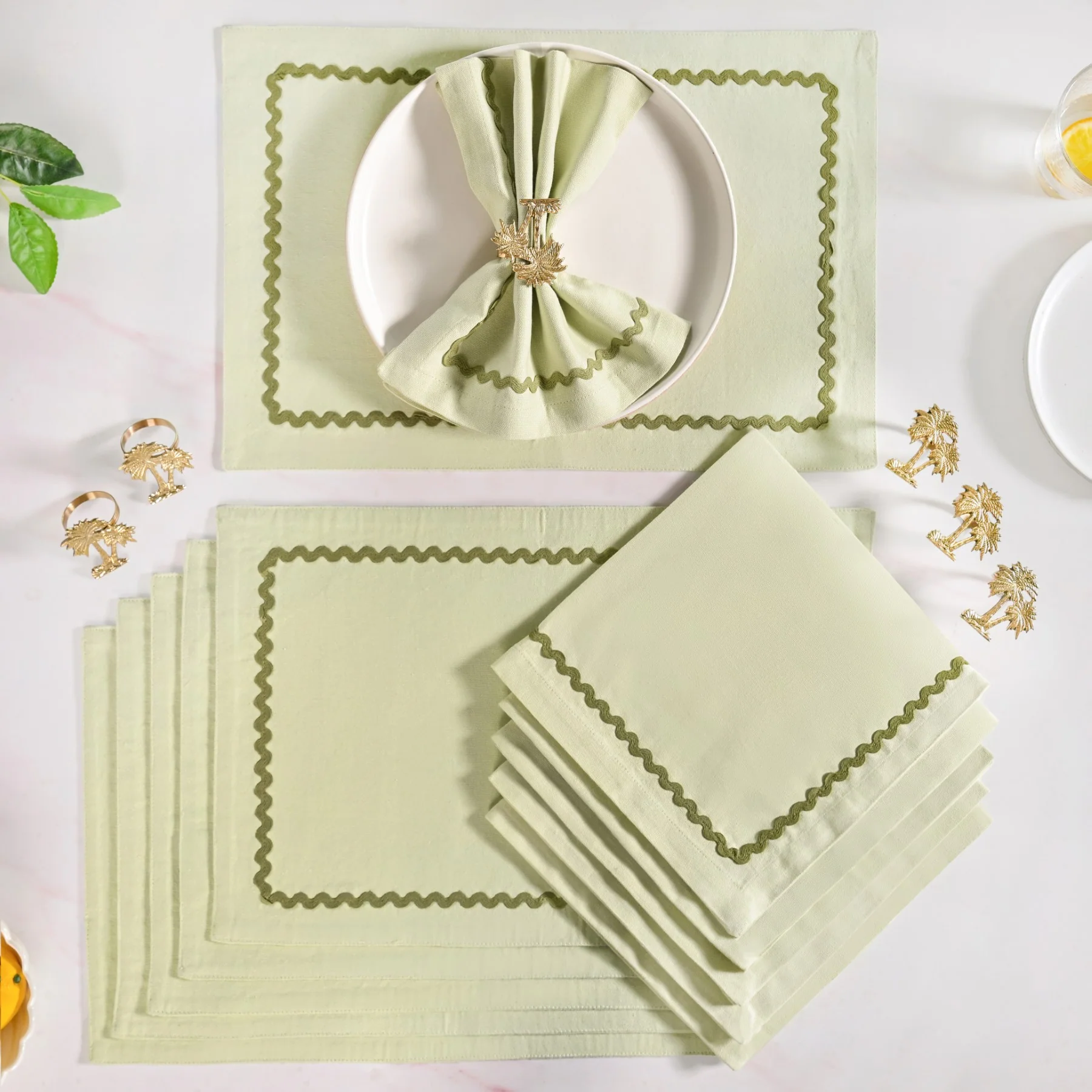 Isabelle Table Linen Gift Hamper Box With Set Of 6 Mats Napkins And Rings - Image 2