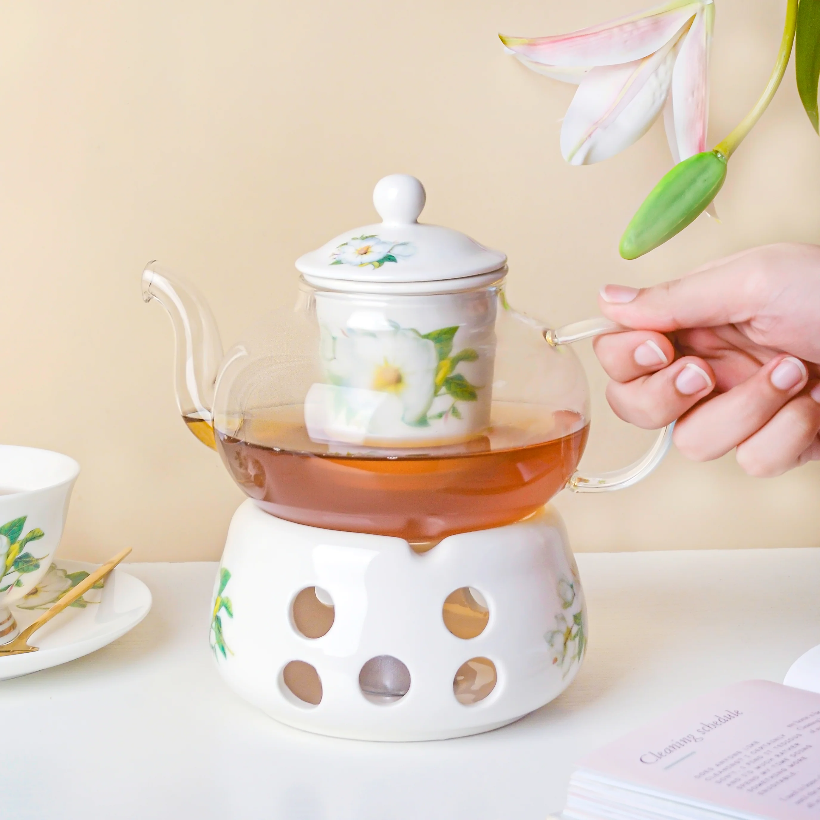 Jasmine White Glass Teapot With Warmer Base 700 ml - Image 2
