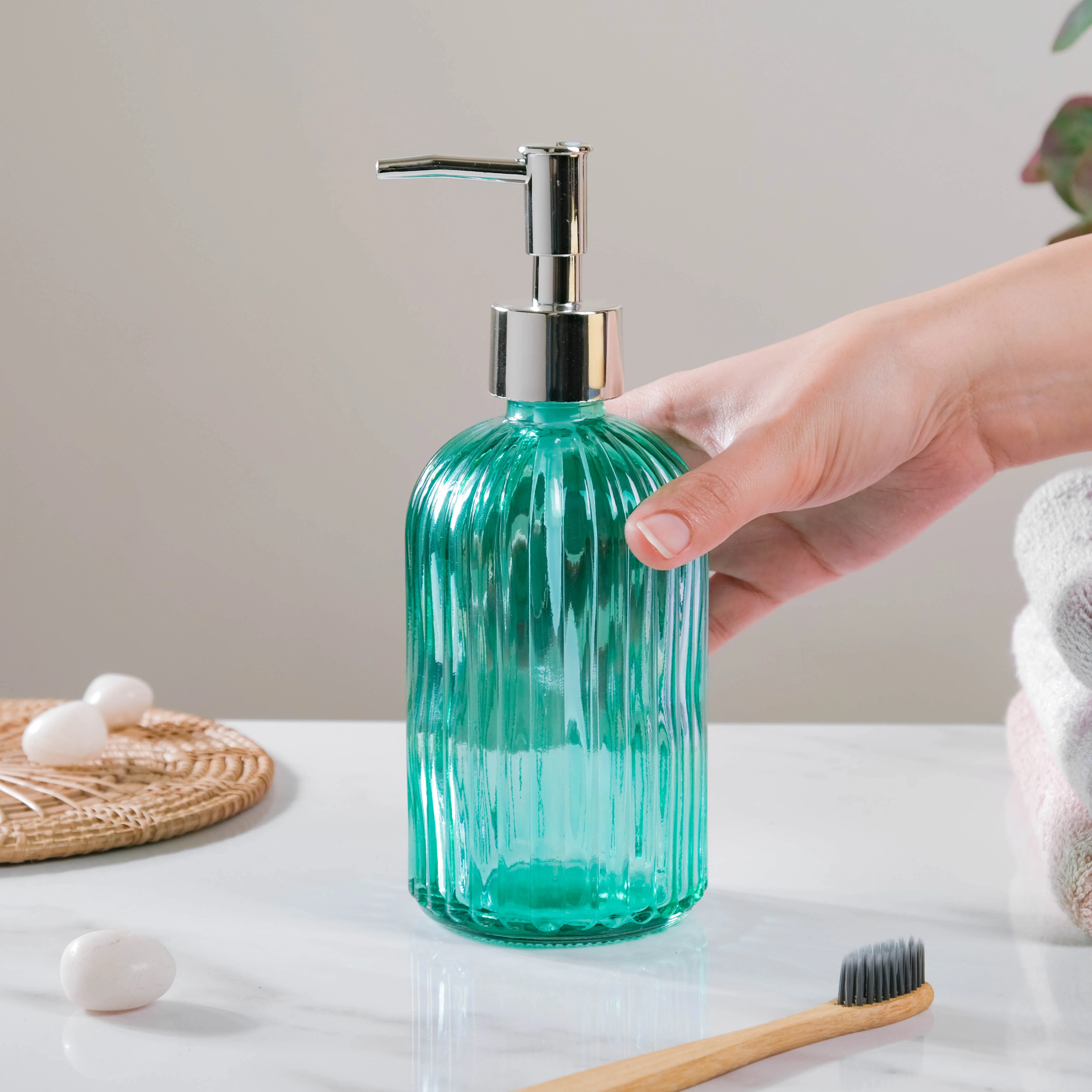 Lea Green Glass Dispenser With Nozzle - Image 4