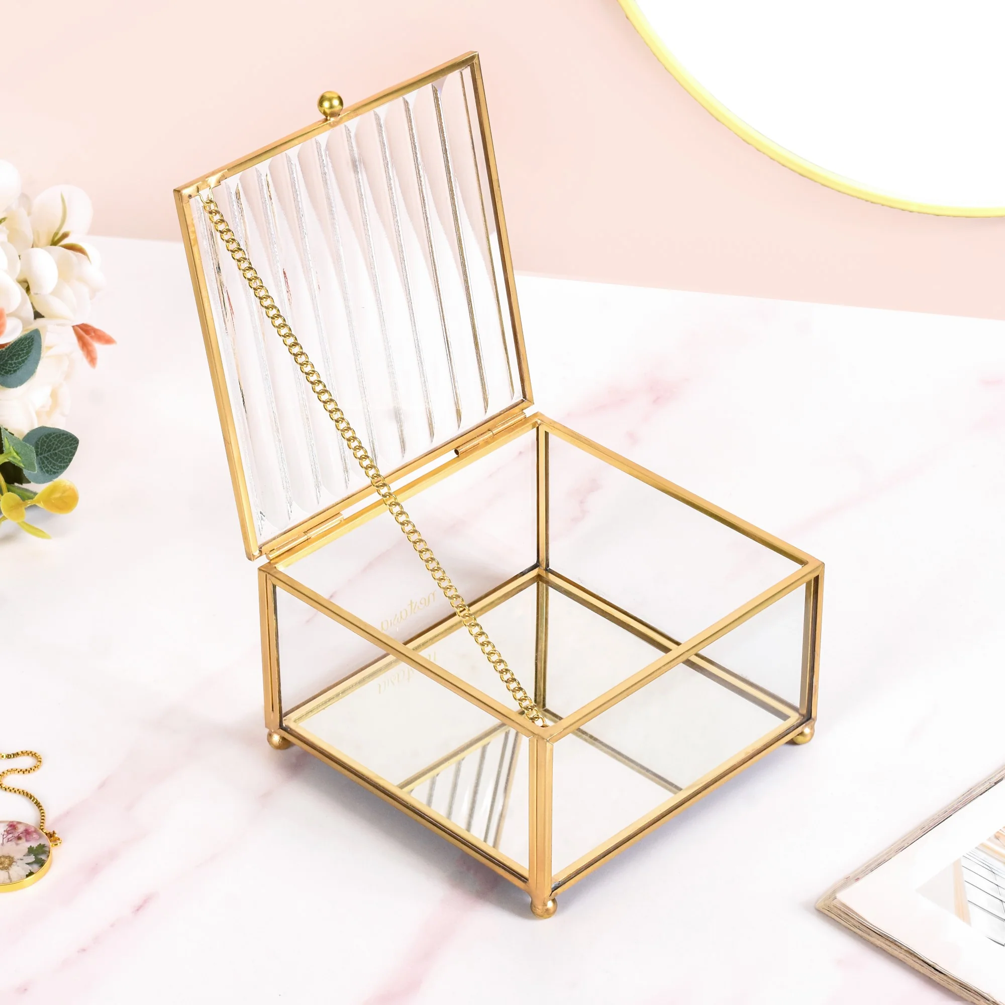 Luxe Fluted Lid Glass Vanity Box - Image 9