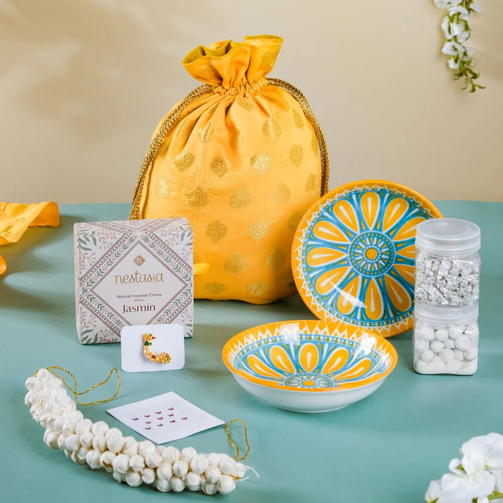 Maharashtrian Wedding Gift Hamper Set Of 8 - Image 2