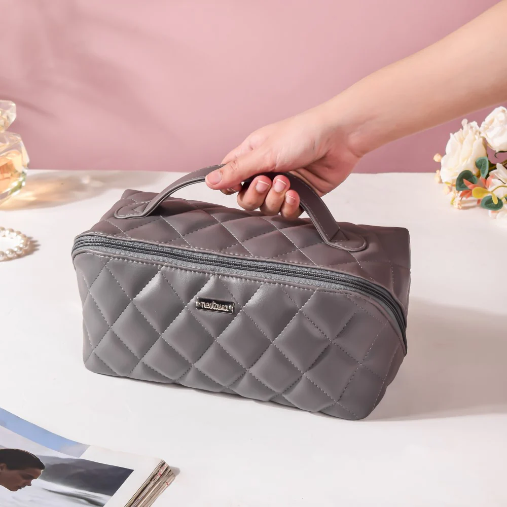 Makeup Pouch Large Capacity Quilted Grey - Image 4