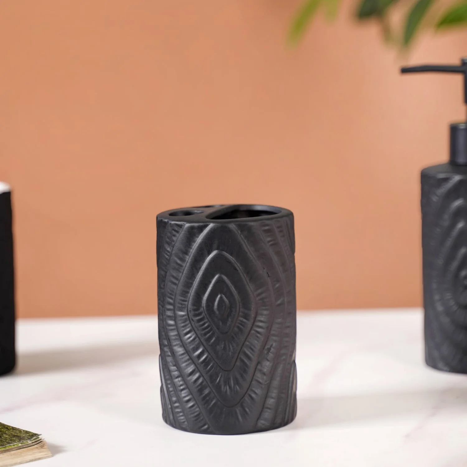 Matte Concentric Texture Design Bath Set Of 3 Black - Image 8