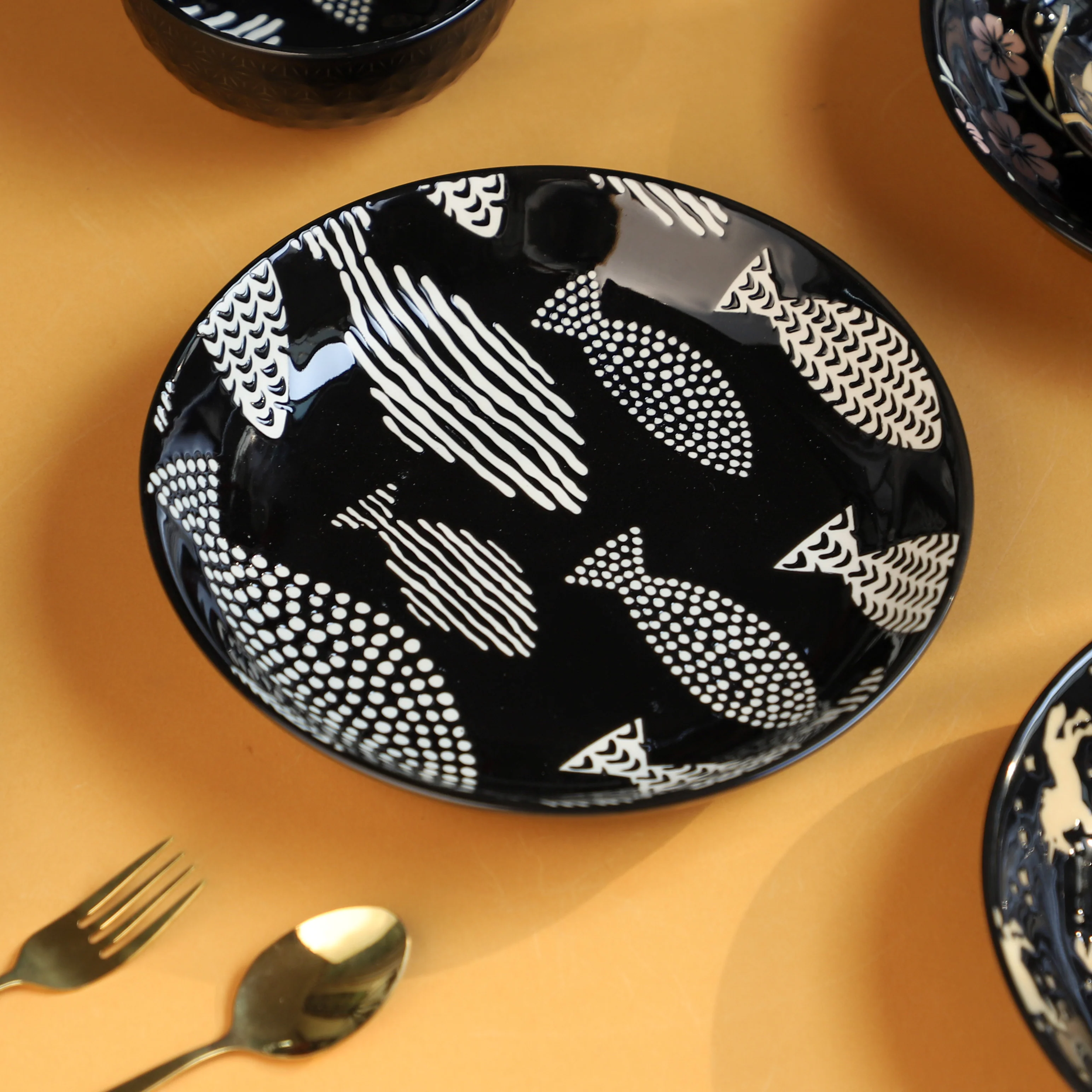 Natura Plates Black - Image 10