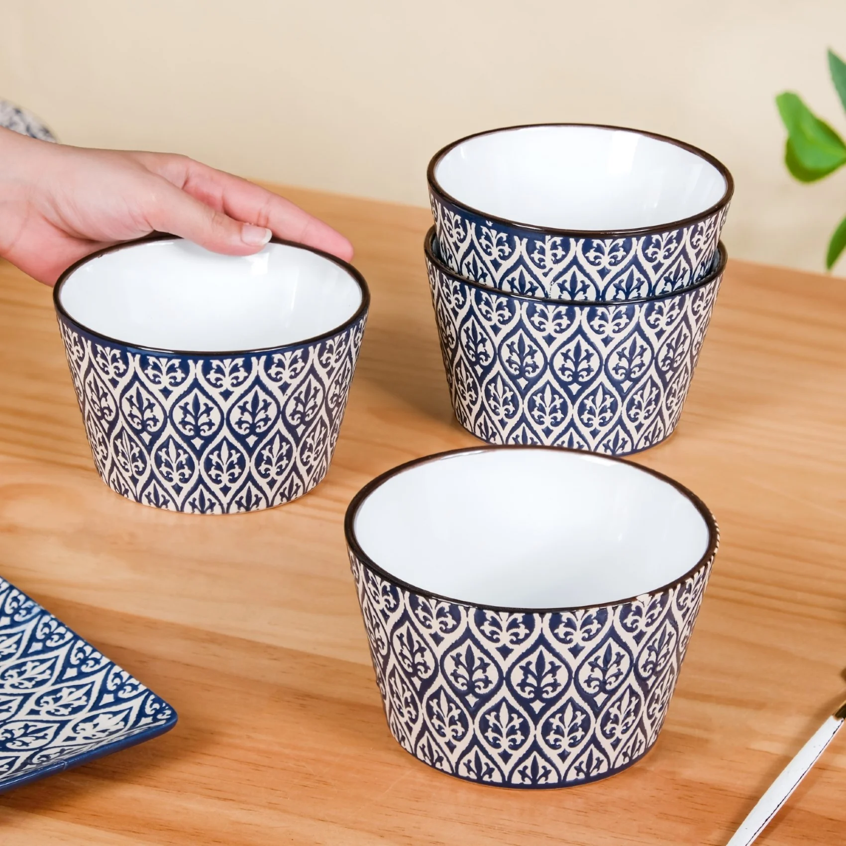 Navy Baroque Set Of 4 Serving Bowl 650ml - Image 3