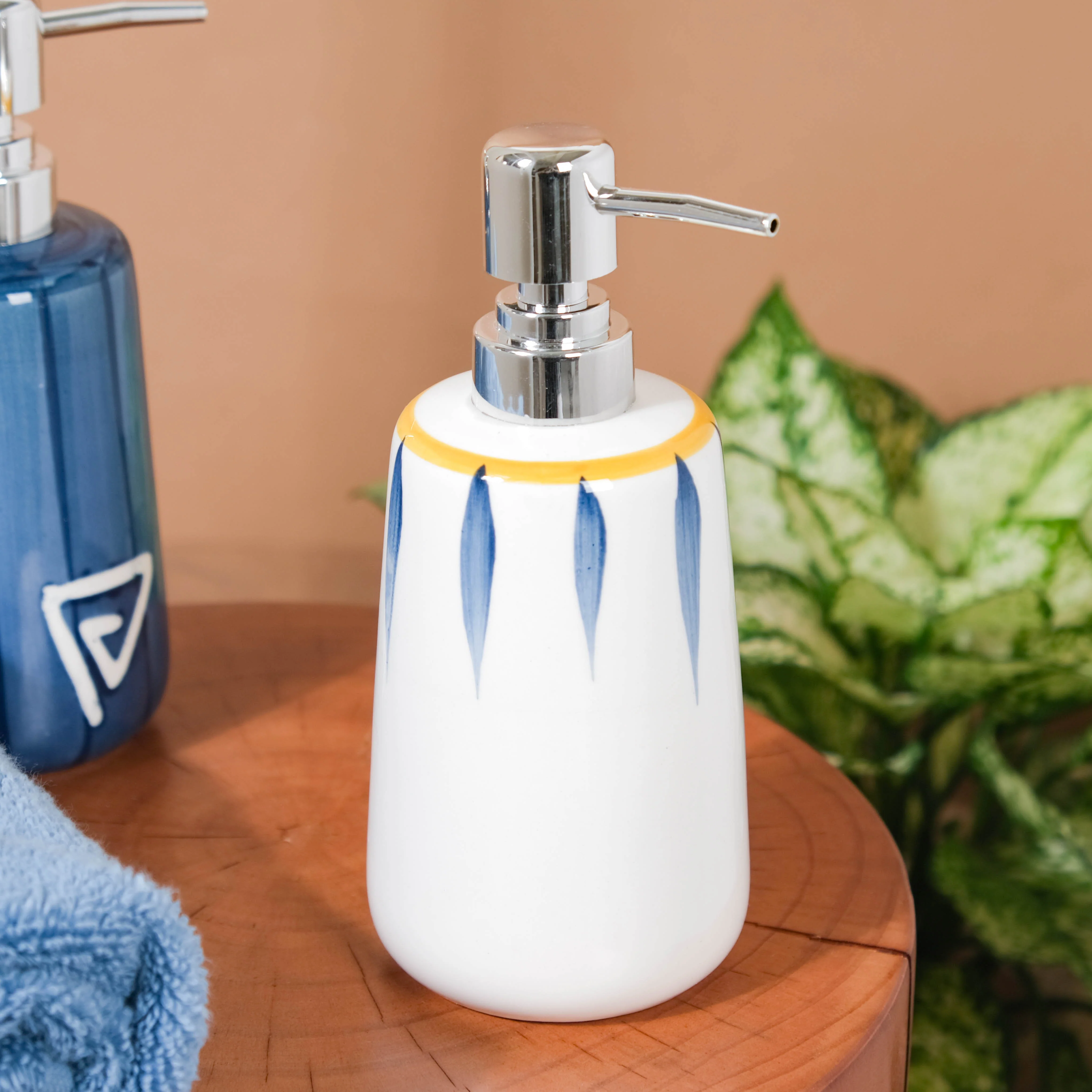Nitori Hand Painted Ceramic Dispenser 450ml - Image 3