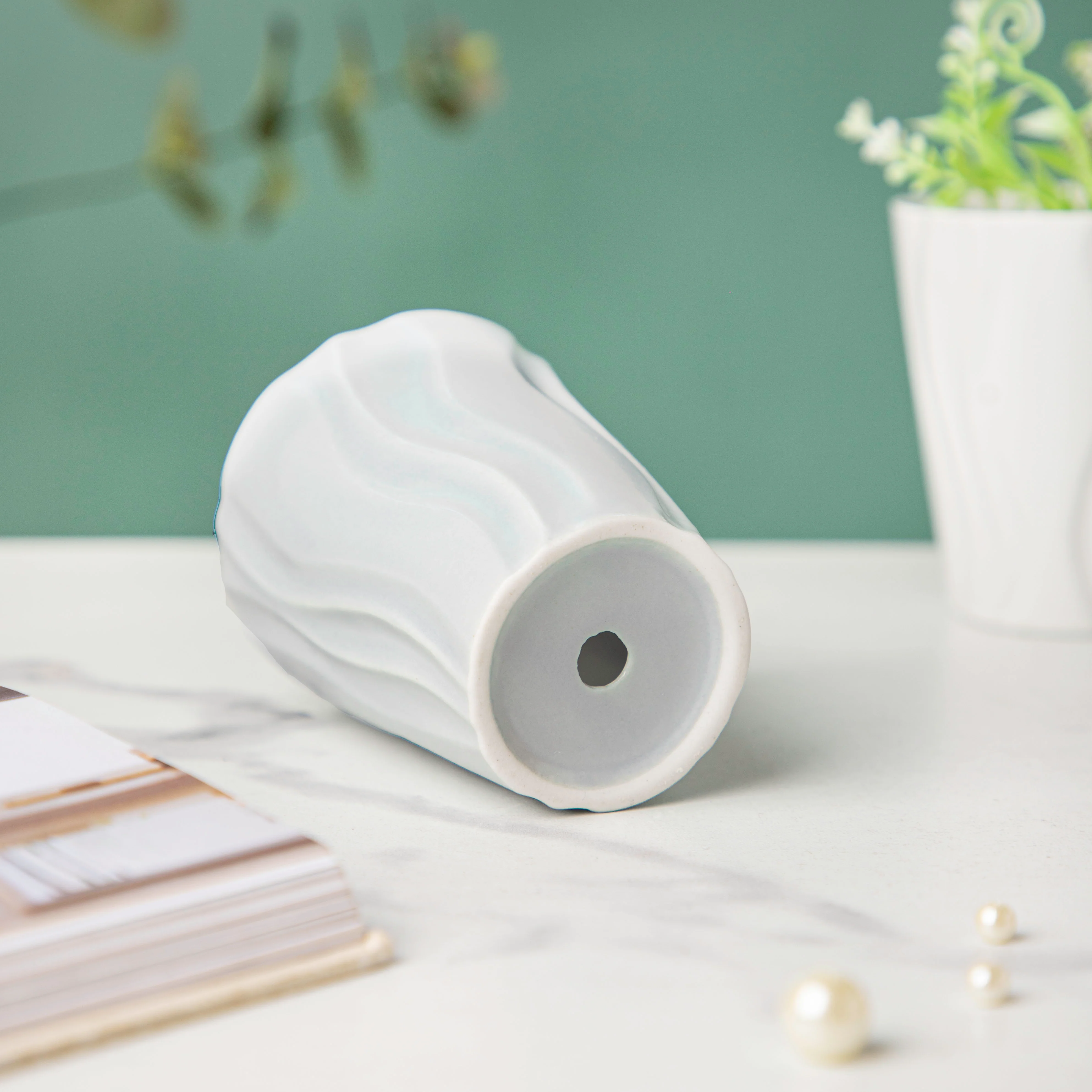Nordic Grey Wavy Ceramic Planter - Image 4