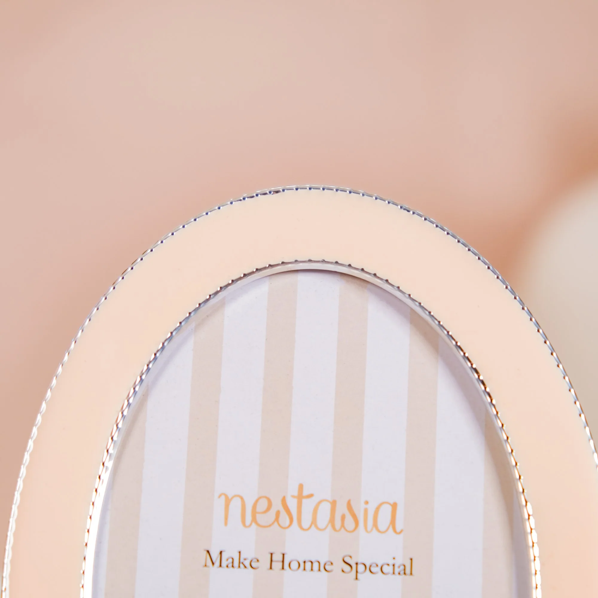 Peach Oval Picture Frame 7"x5" - Image 9
