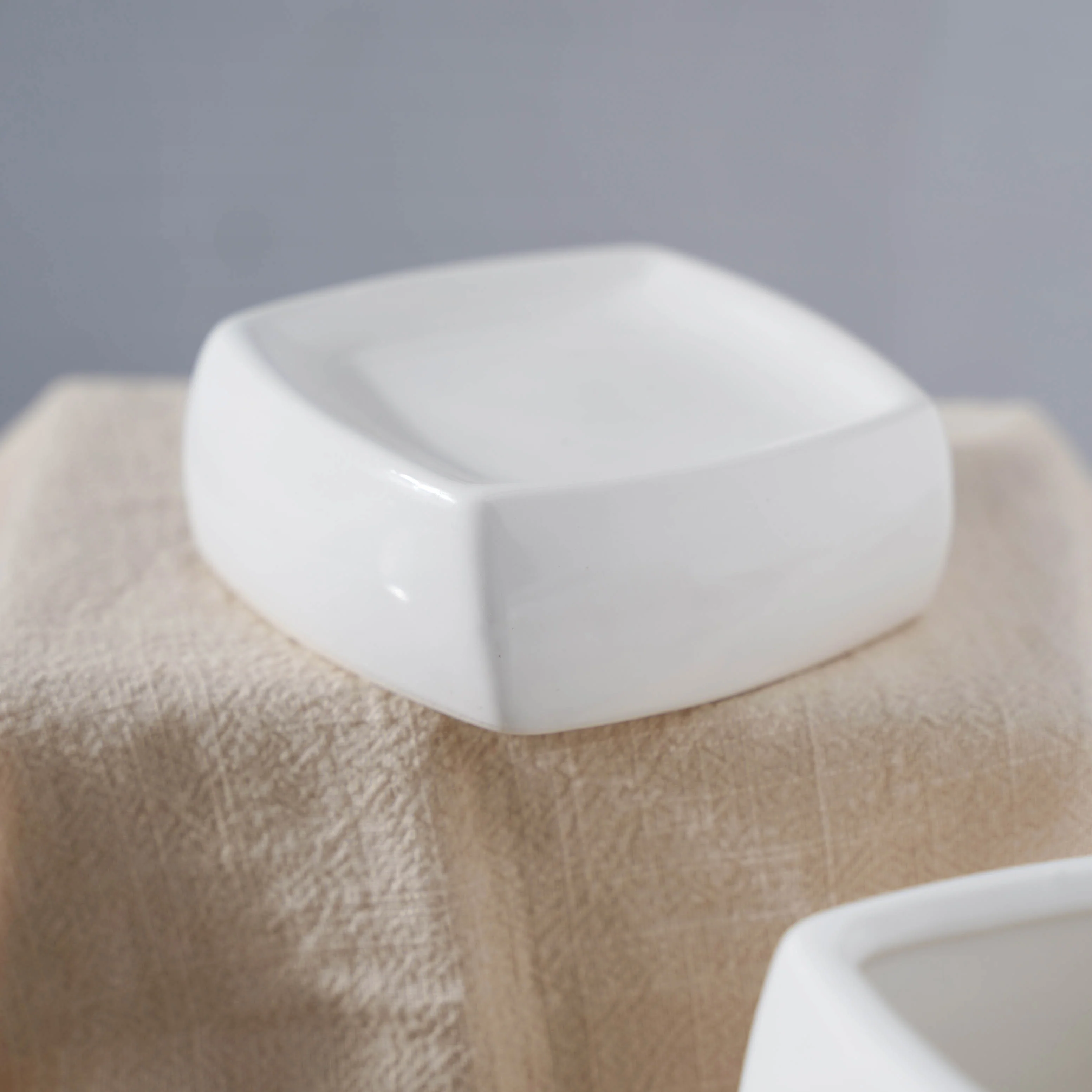 Pearly White Ceramic Bathroom Set - Image 11