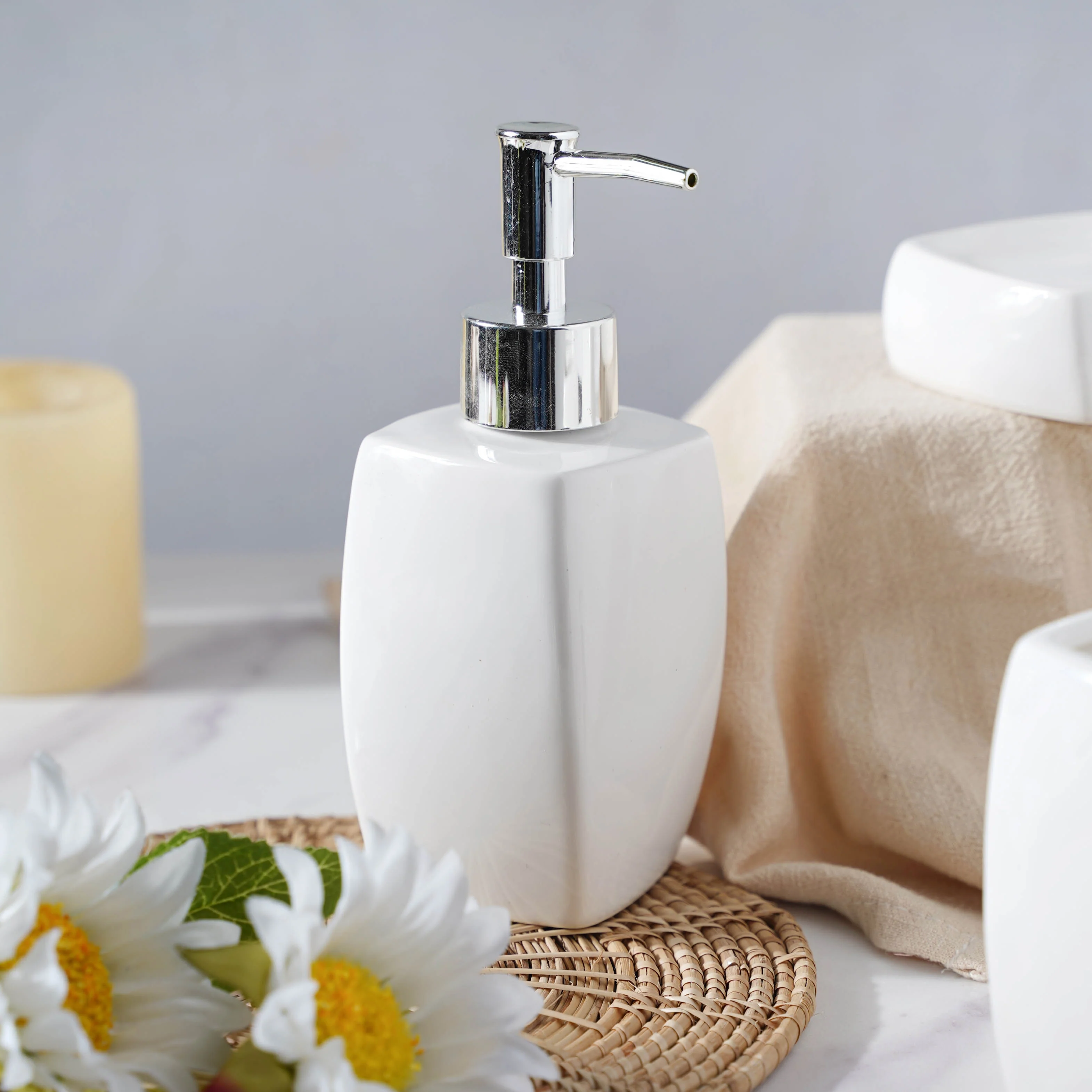 Pearly White Ceramic Bathroom Set - Image 7