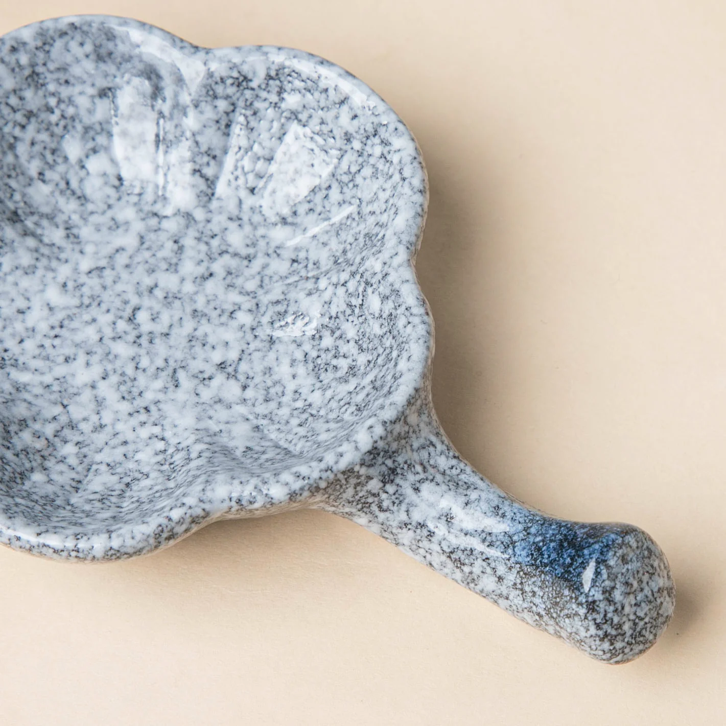 Pebble Glazed Dip Bowl With Chopsticks Rest - Image 5