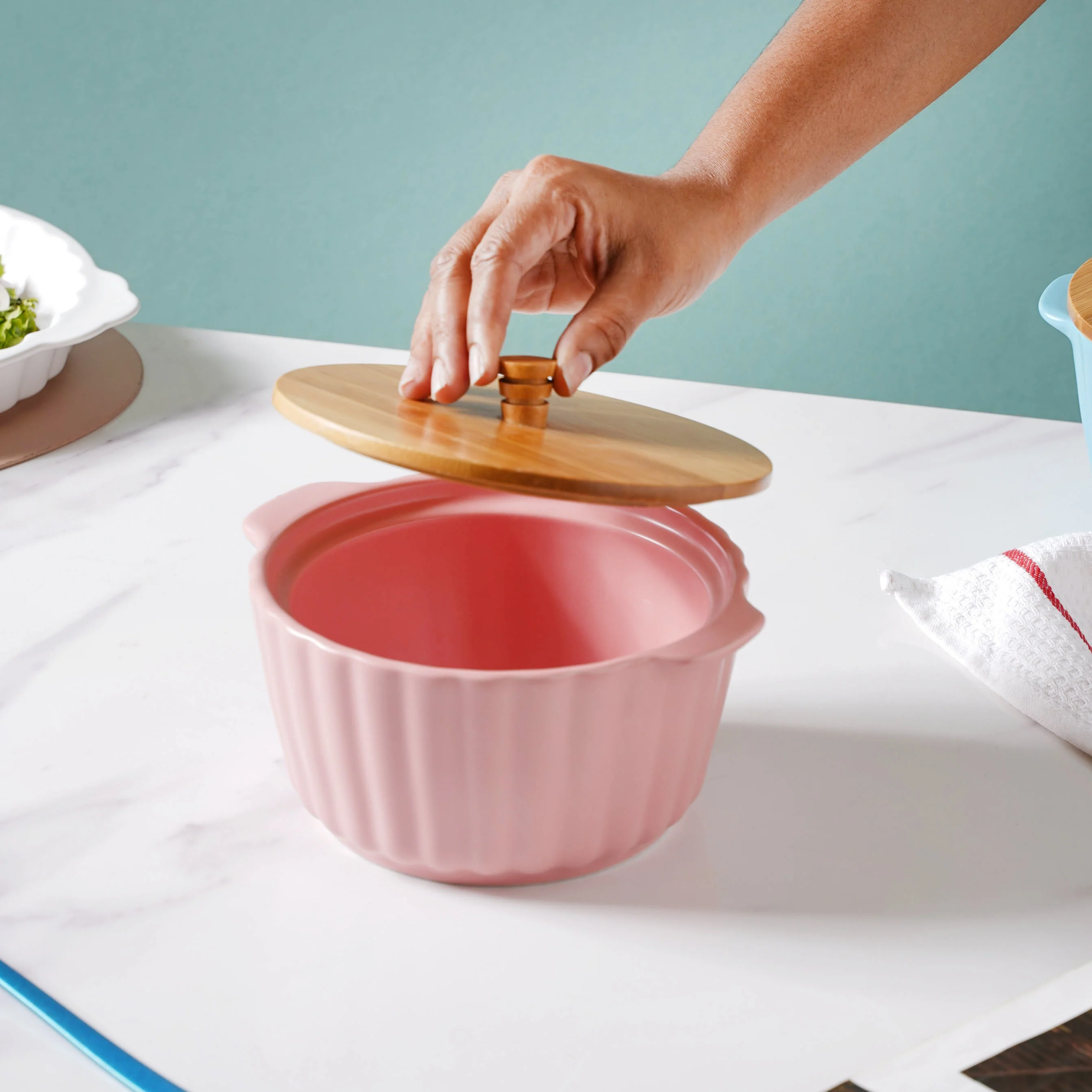 Peppy Pink Scalloped Pot With Lid 8 Inch - Image 4