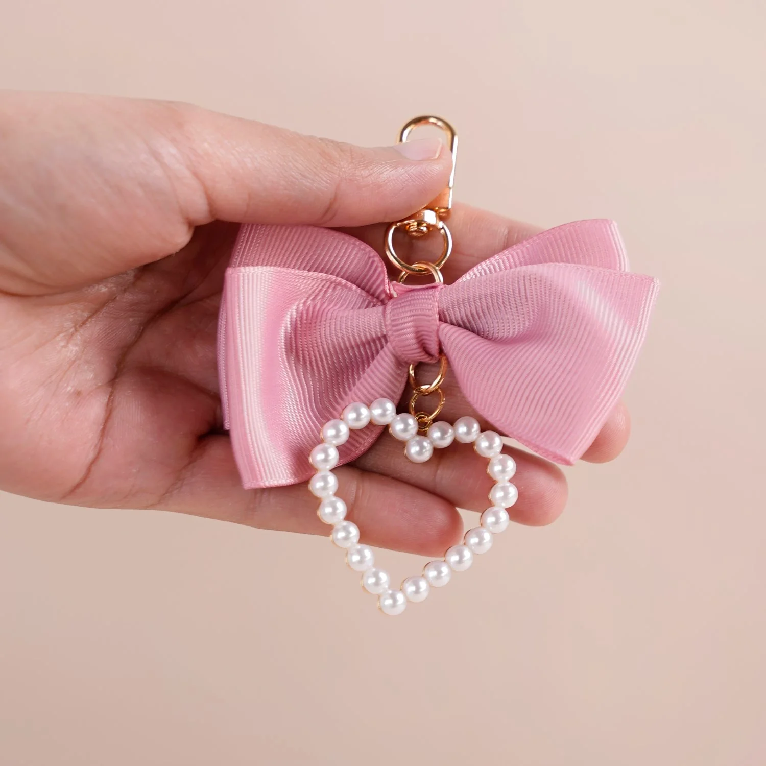 Pink Bow And Pearl Heart Cute Keychain - Image 2
