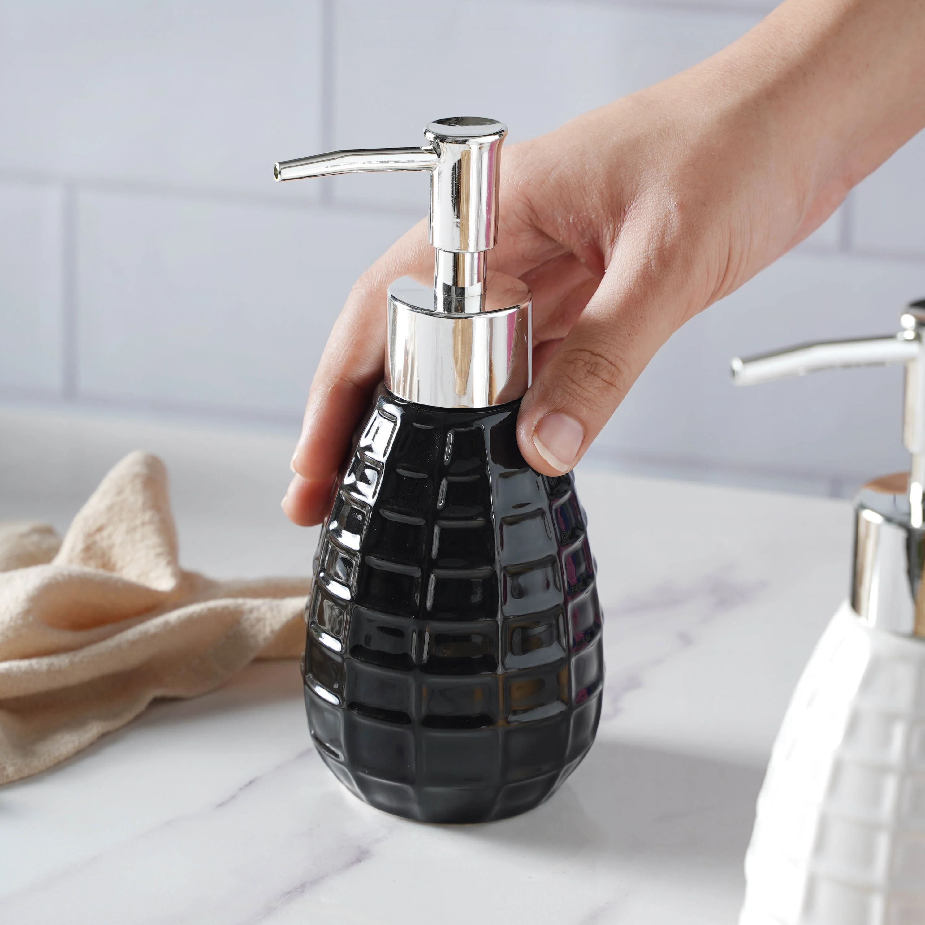 Pump Bottle in Textured Ceramic - Image 7