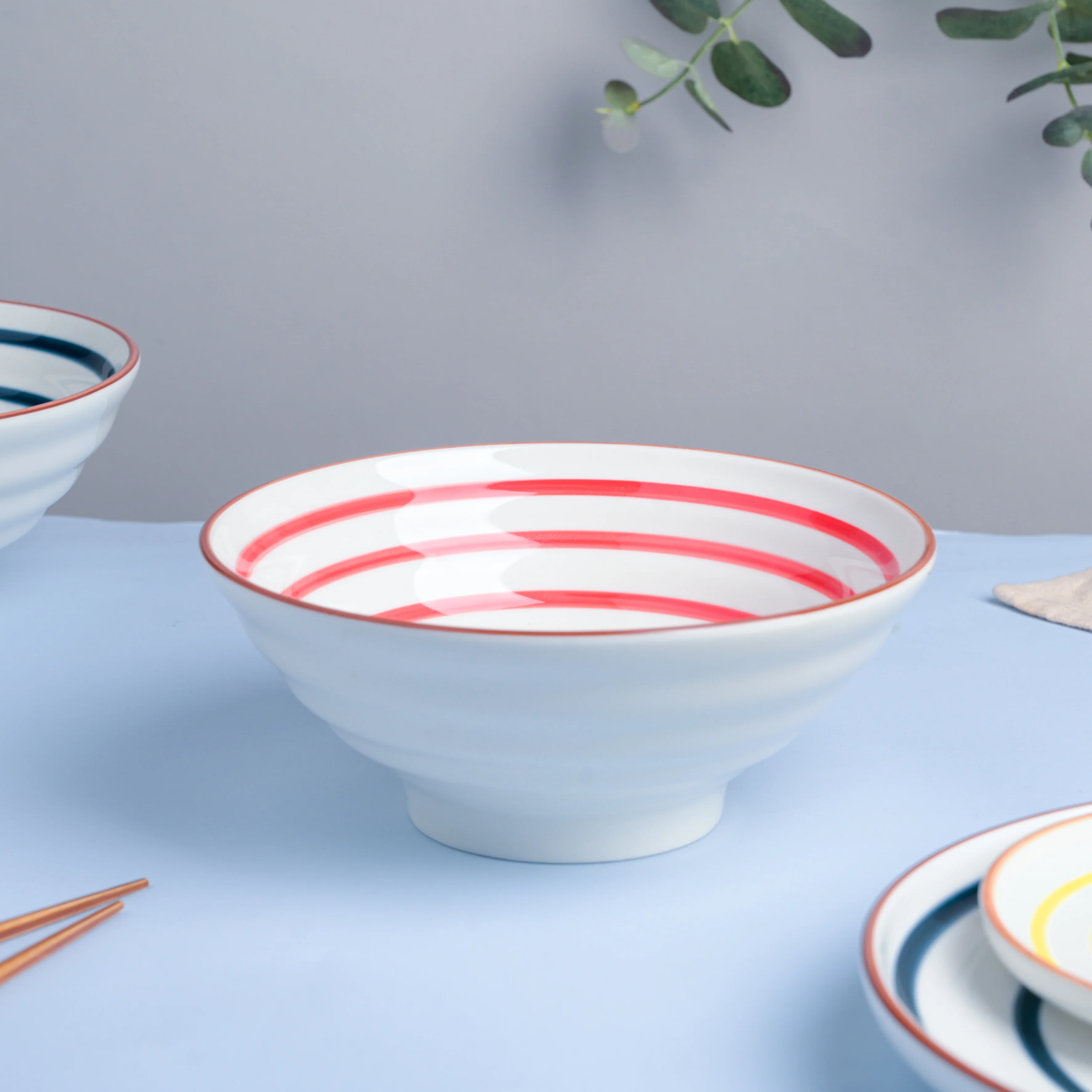 Red Illusion Ceramic Serving Bowl - Image 3