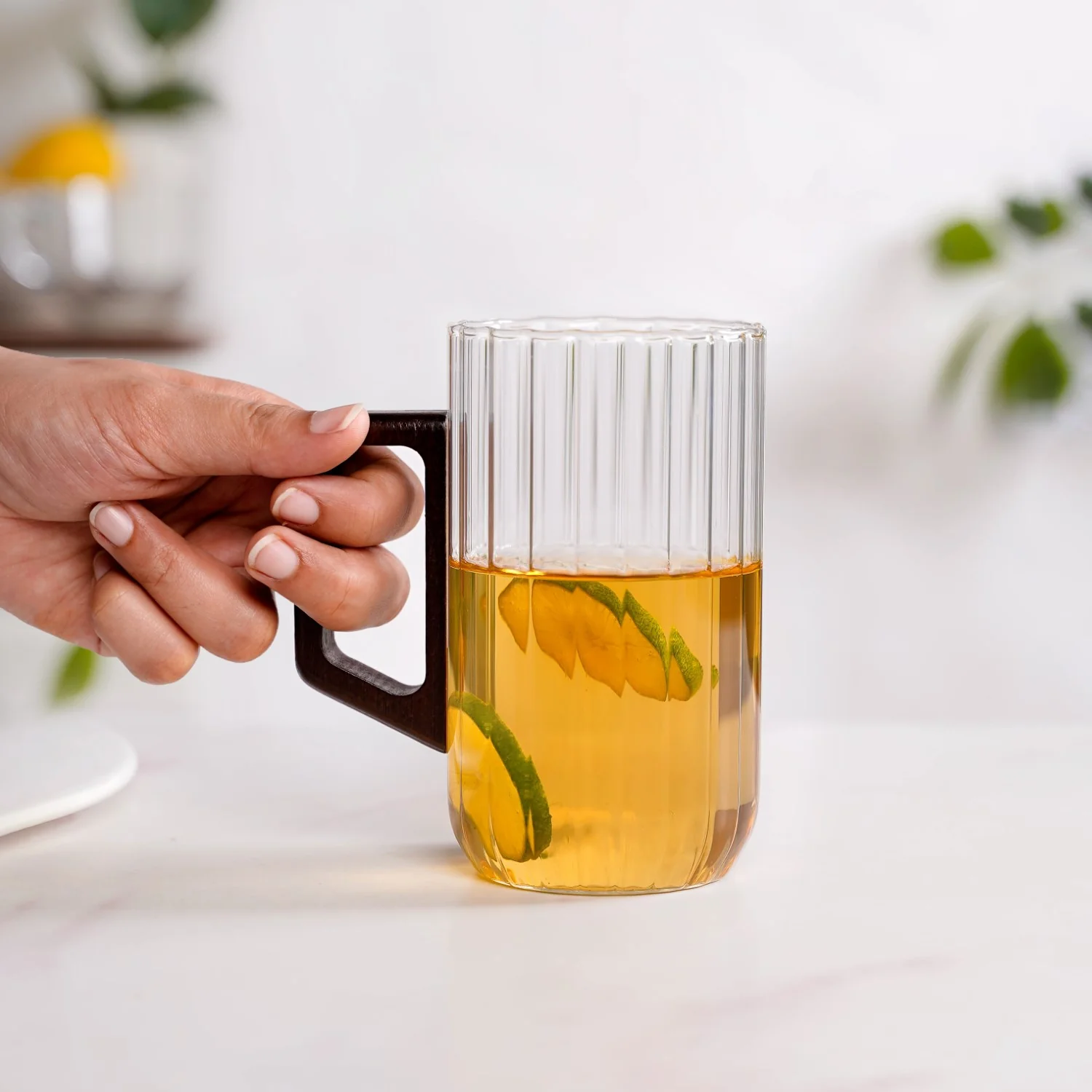 Ribbed Large Glass Mug With Wooden Handle 500ml - Image 2