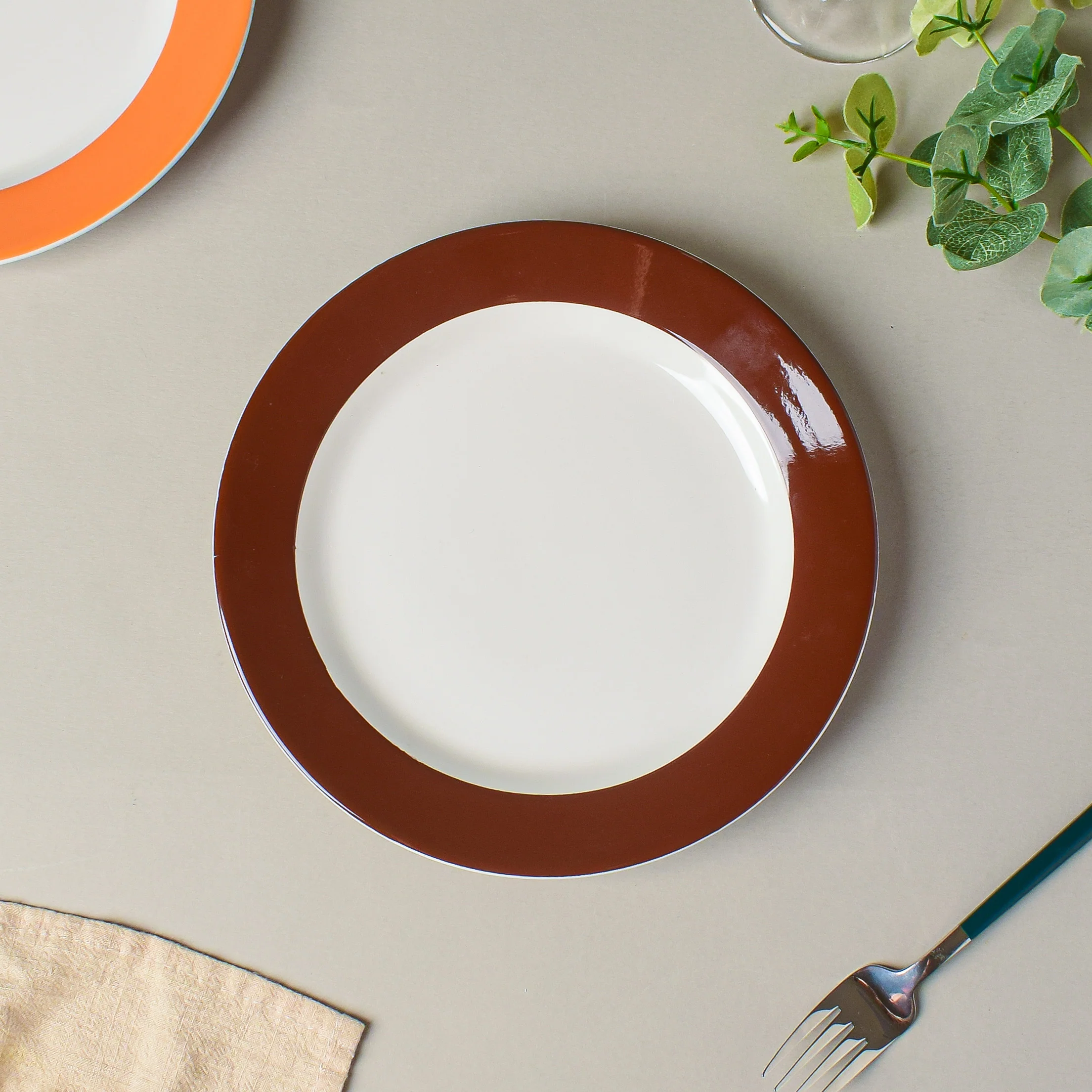 Riona Snack Plate White And Brown 8 Inch - Image 3