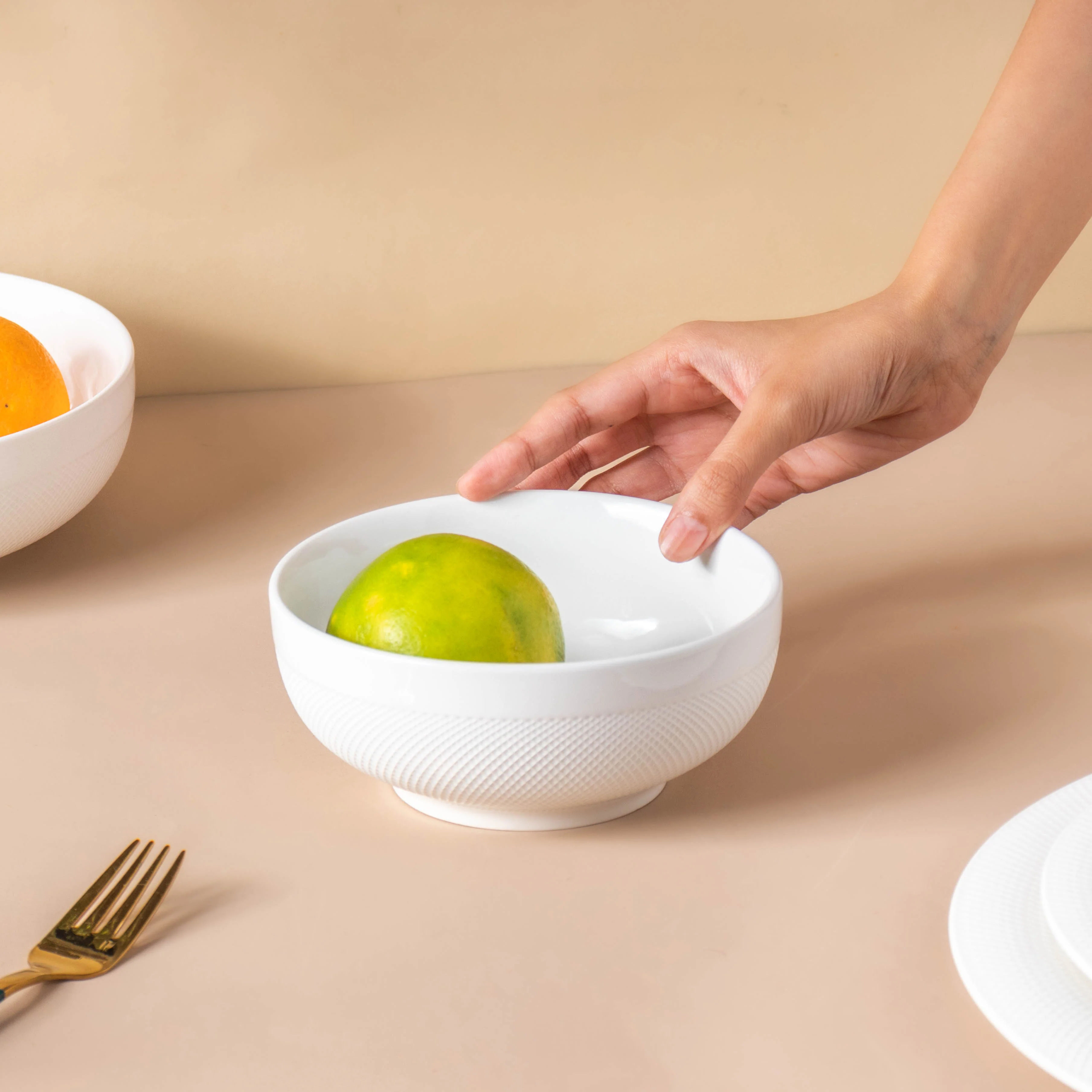 Riona Textured Ceramic Popcorn Bowl White 500 ml - Image 2