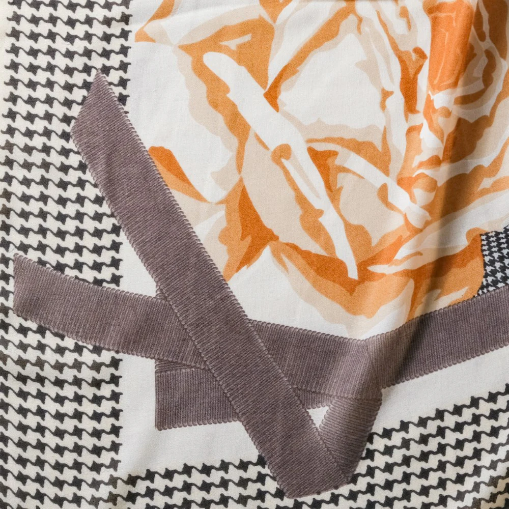 Rose Houndstooth Printed Winter Scarf - Image 4