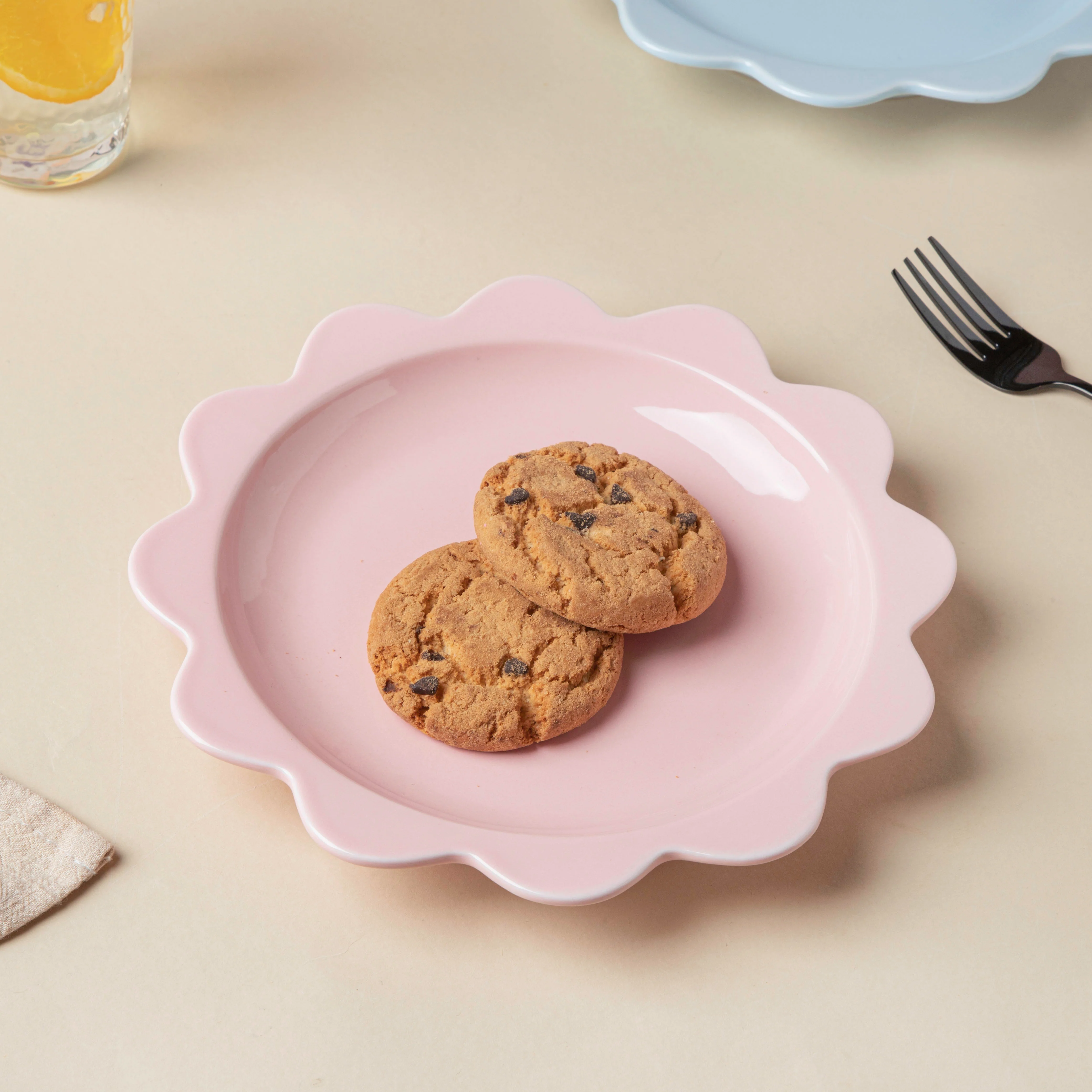 Rosette Ceramic Snack Plate Pink 8.5 Inch - Image 4