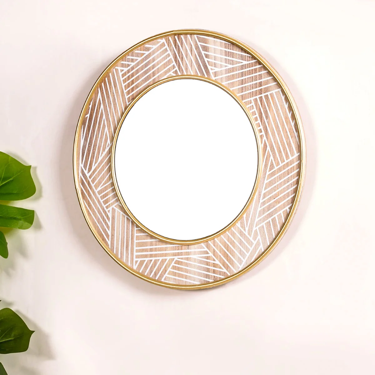 Round Wall Mirror With Metal And Wooden Detailing 19 Inch - Image 8