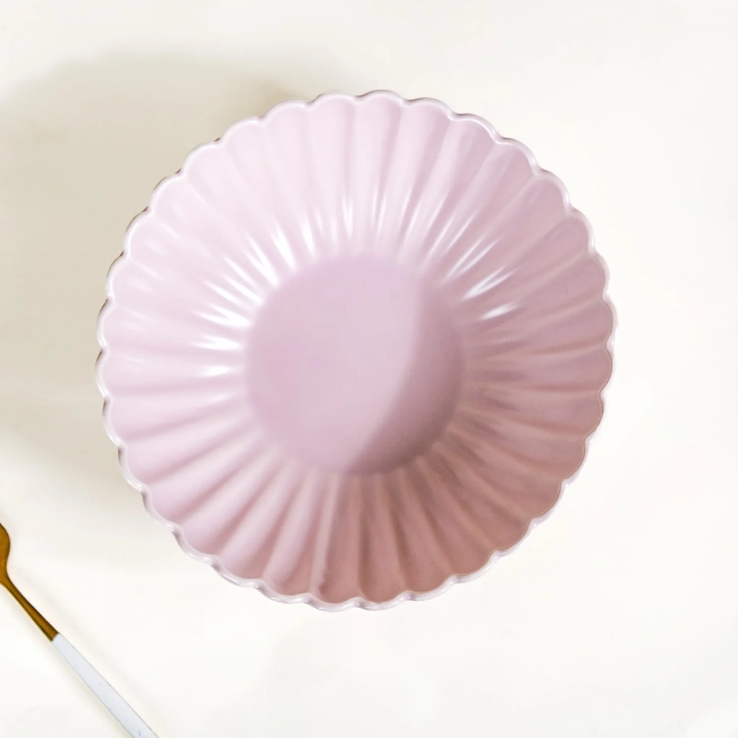 Set Of 2 Large Lilac Scallop Serving Bowls 1000ml - Image 3