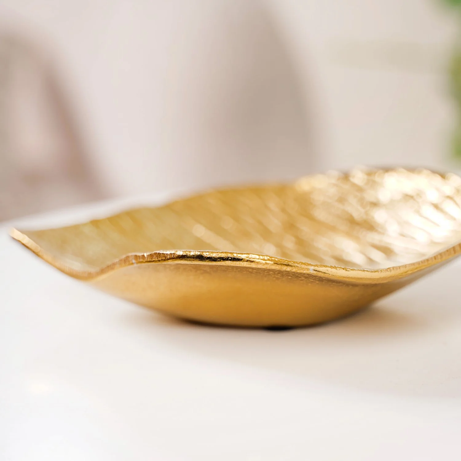 Set of 2 Leaf Plates Gold - Image 6