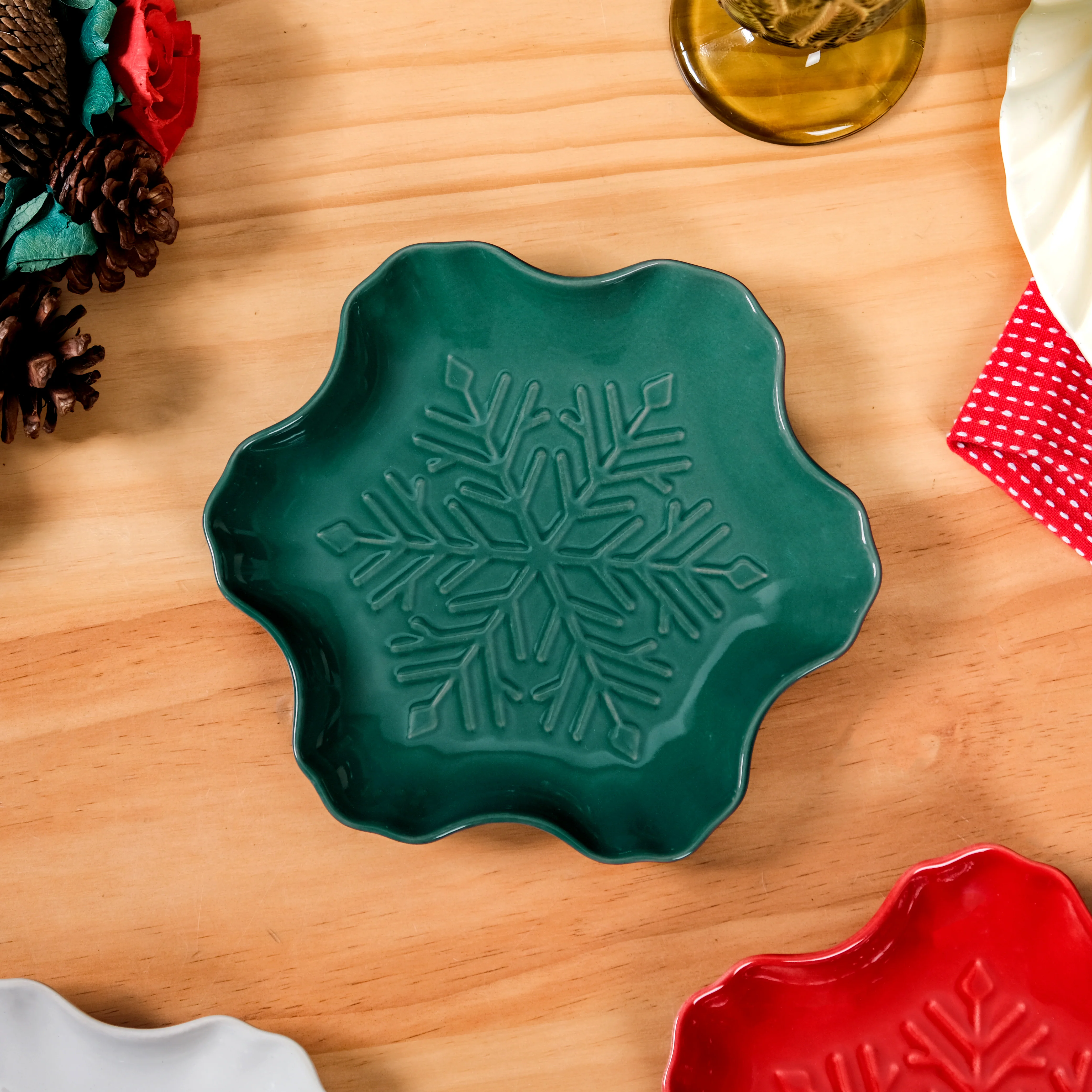 Set Of 3 Snowflake Ceramic Snack Plates - Image 8