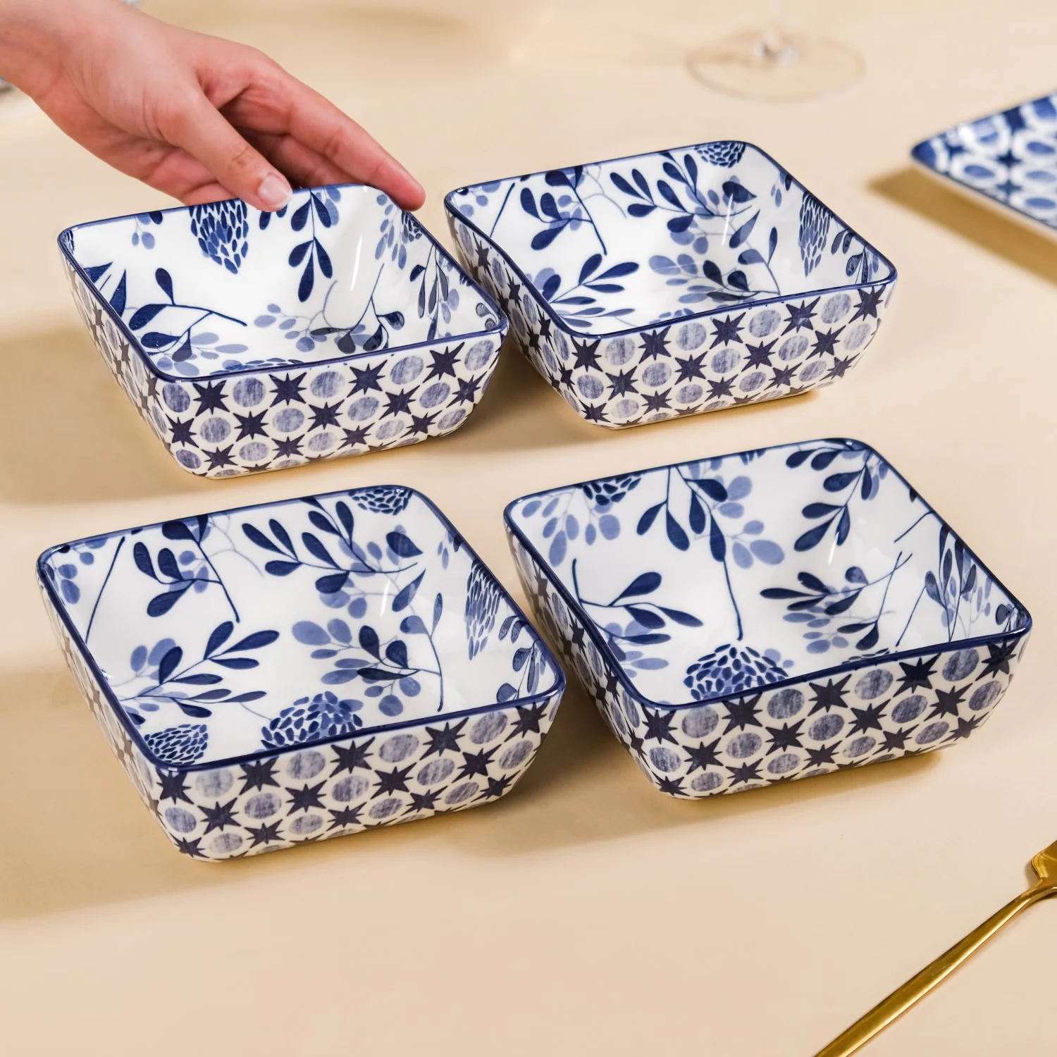 Set Of 4 Blue Blossom Square Snack Bowls 600ml - Image 3