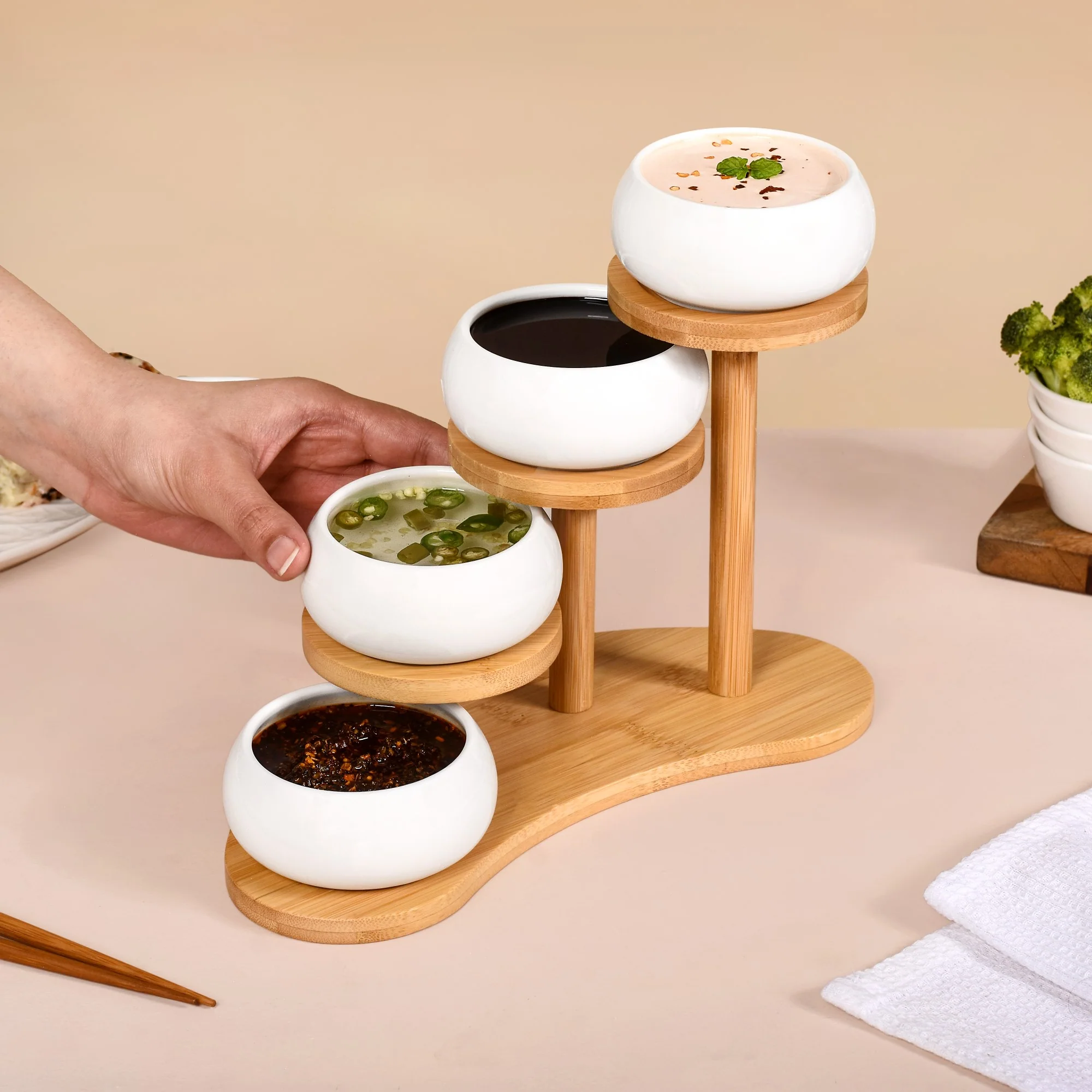 Set Of 4 Ceramic Bowls With Staircase Wooden Stand - Image 3