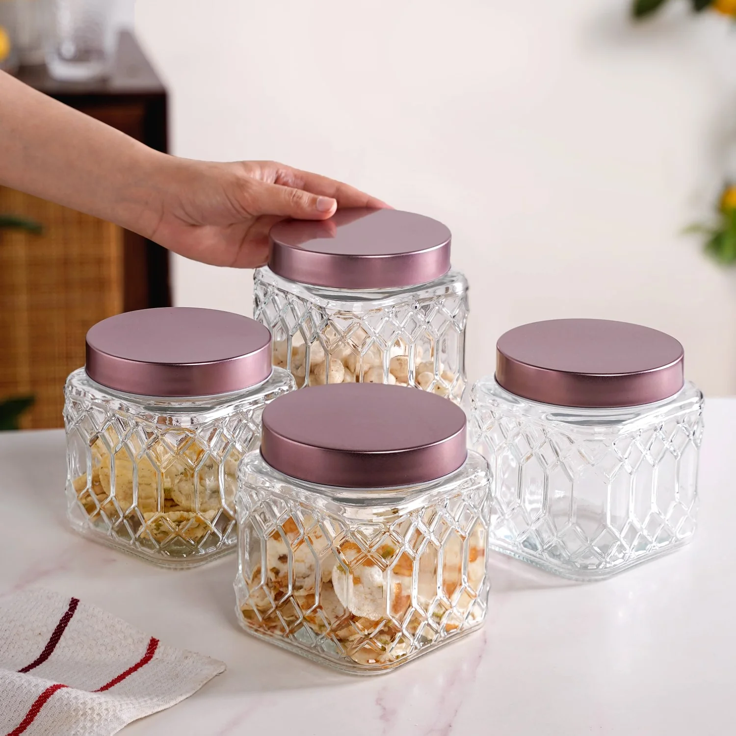 Set Of 4 Kitchen Square Glass Jars With Metal Lid 850ml - Image 2