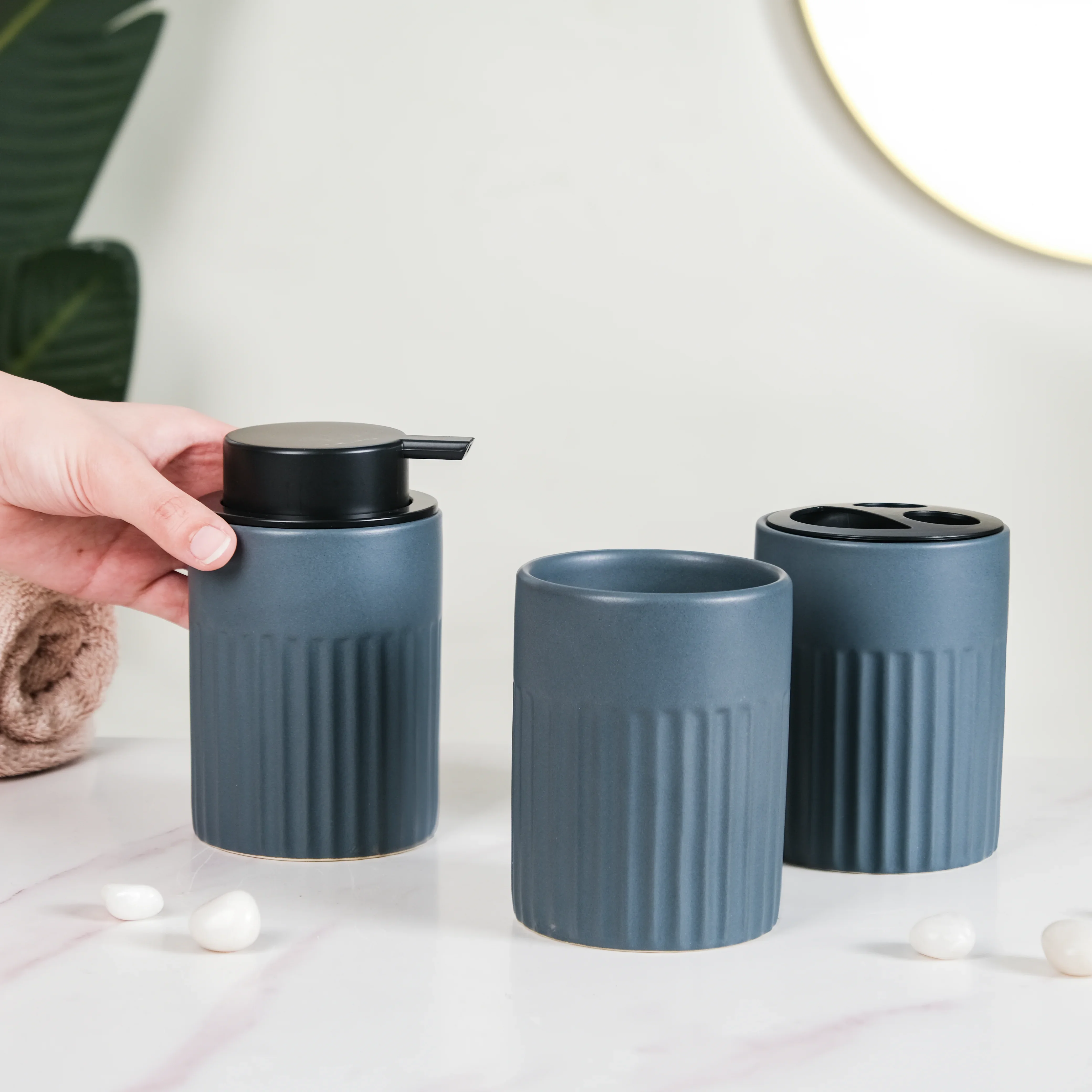 Slate Blue Ceramic Bath Set Of 3 - Image 2