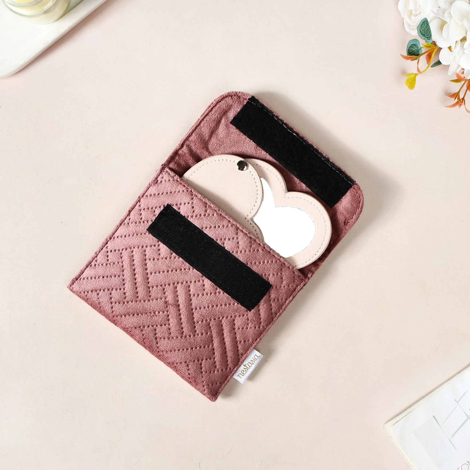 Sleek Small Cosmetic Pouch With Velcro Set Of 4 - Image 9
