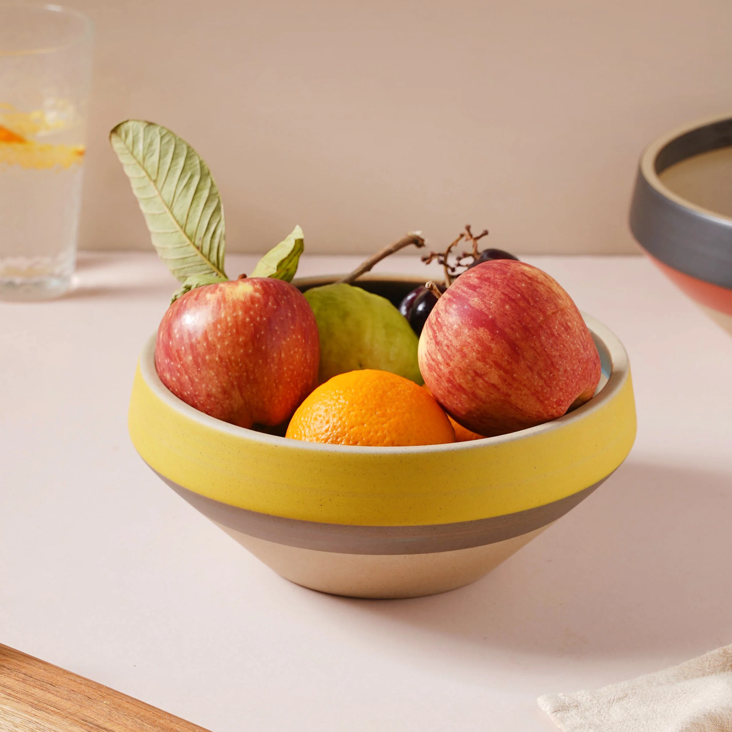 Soboku Grey And Yellow Large Serving Bowl 7.5 Inch 1.3 L - Image 3
