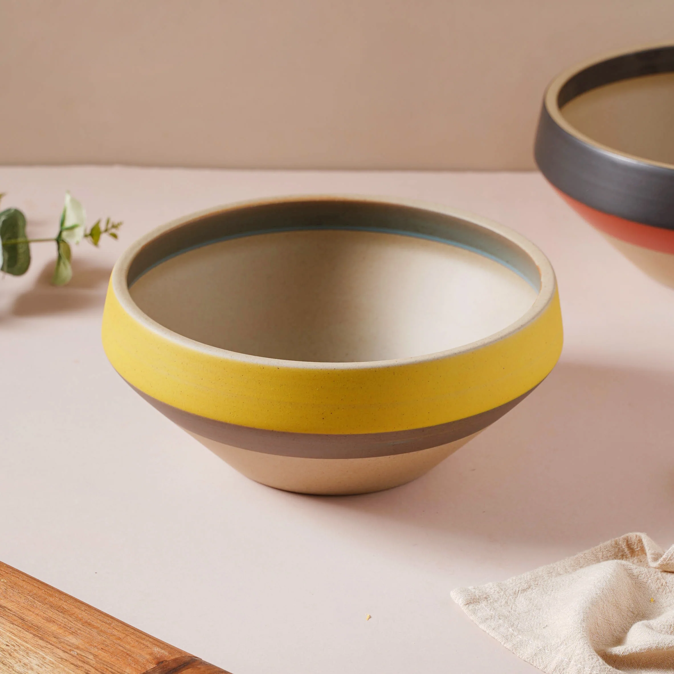 Soboku Grey And Yellow Large Serving Bowl 7.5 Inch 1.3 L - Image 4