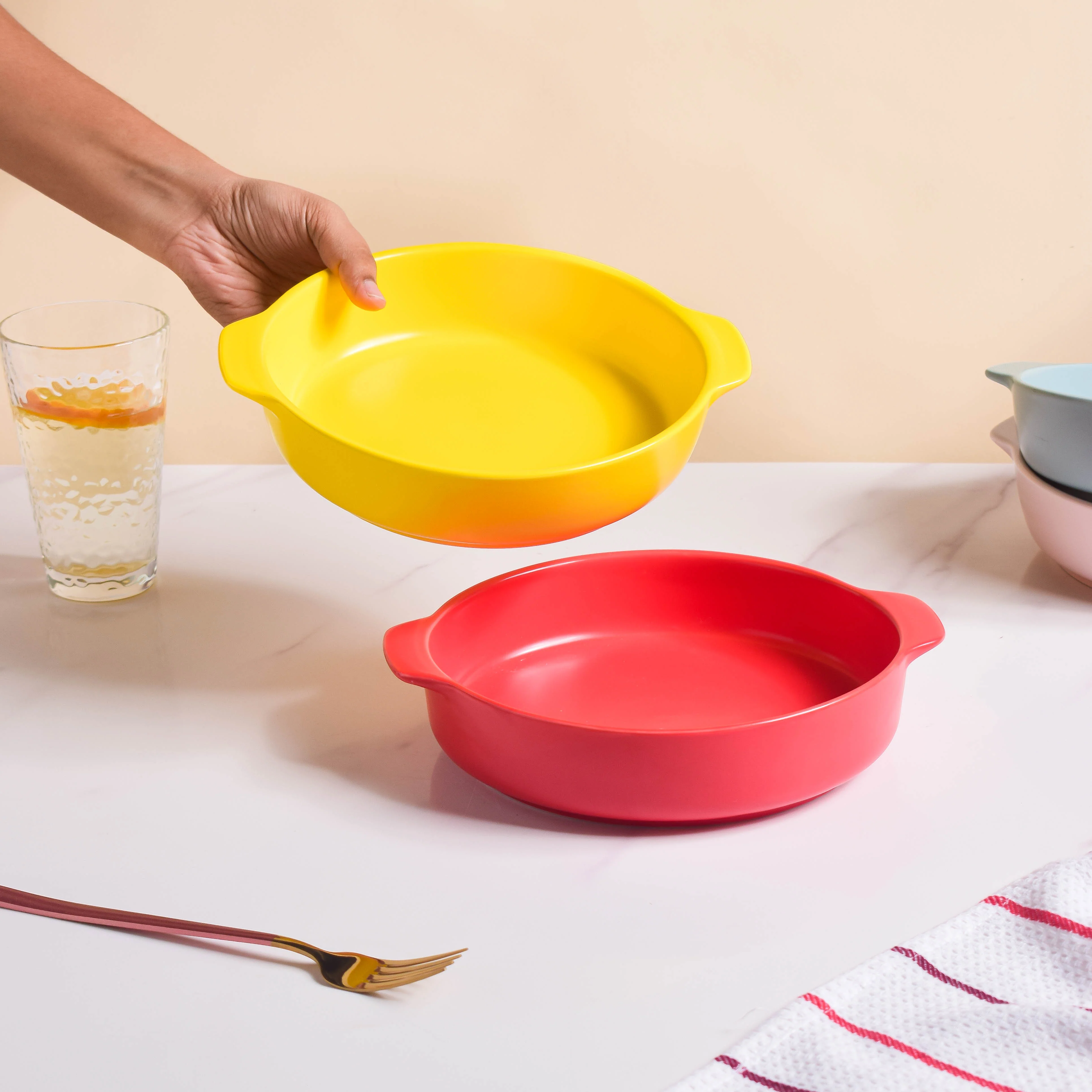 Solid Colored Baking Pot with Handle - Image 2