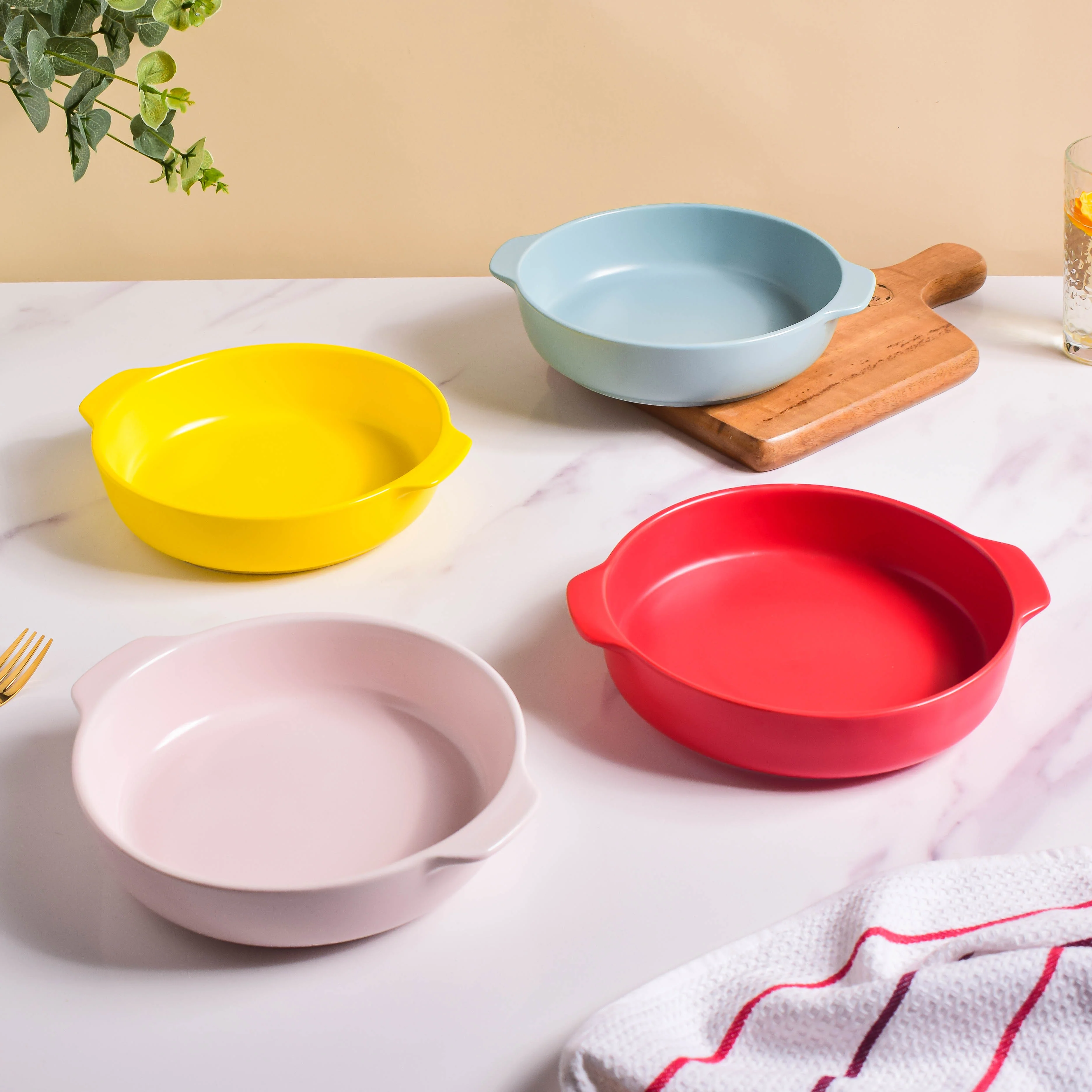 Solid Colored Baking Pot with Handle - Image 3