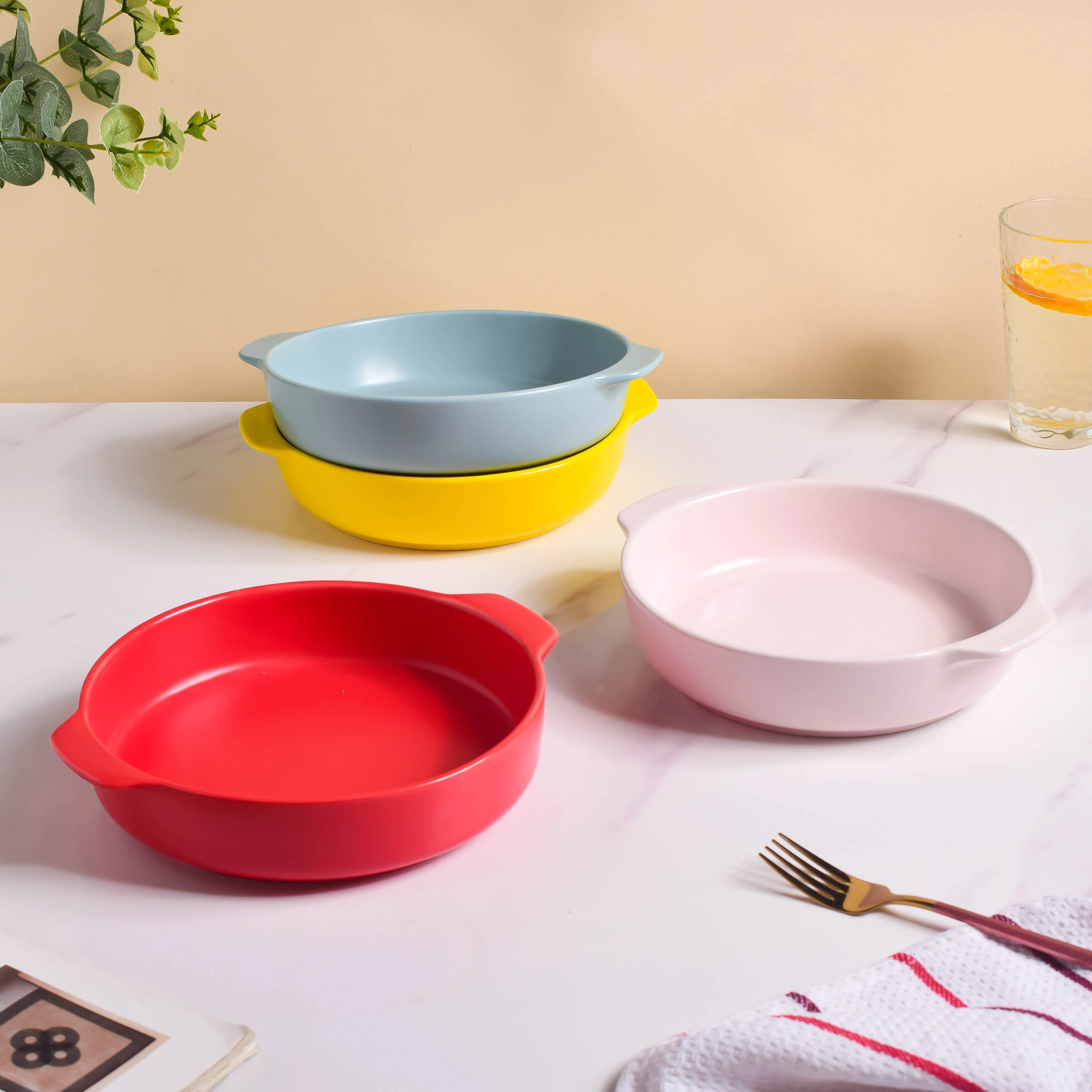 Solid Colored Baking Pot with Handle - Image 6