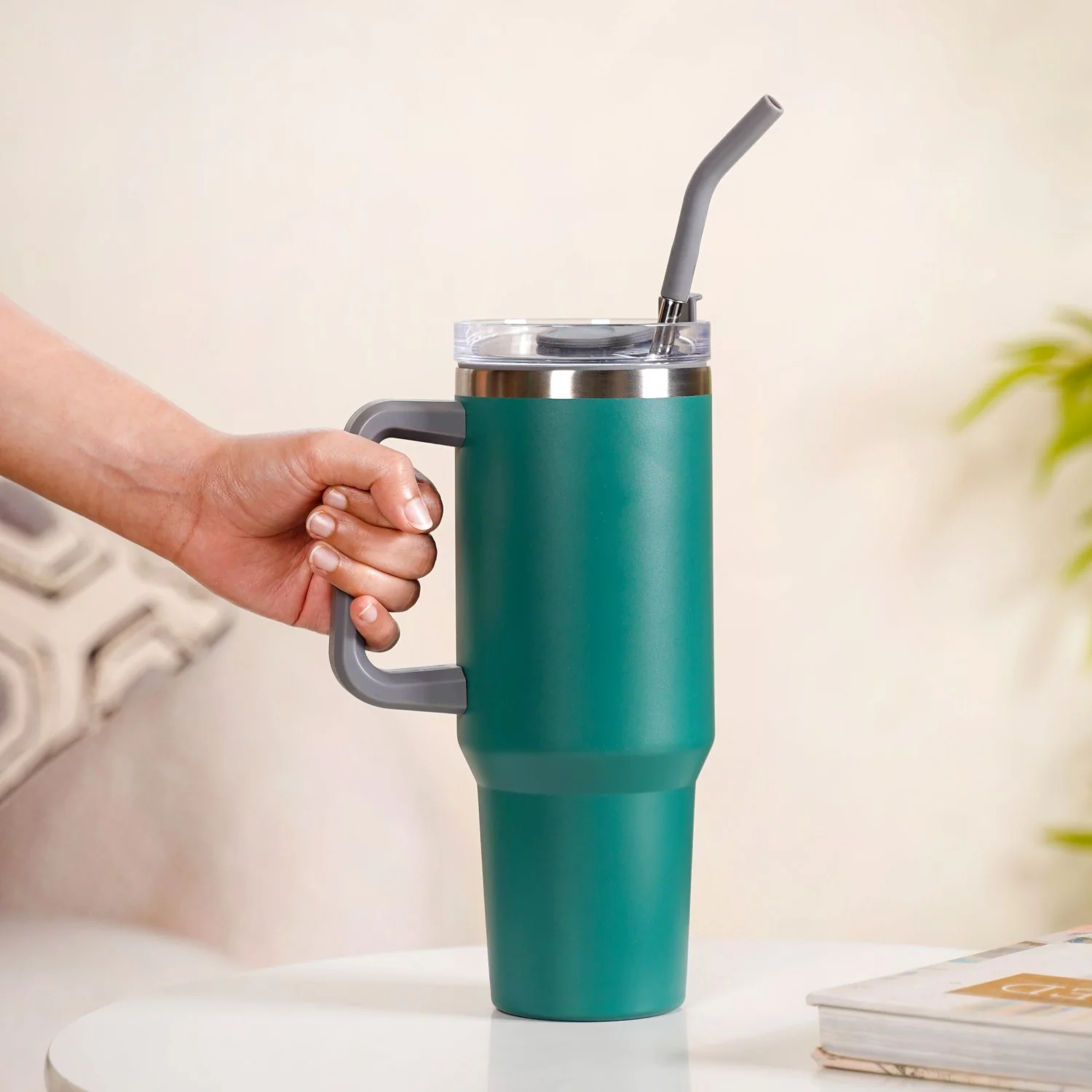Stainless Steel Water Bottle With Straws 1200ml - Image 3
