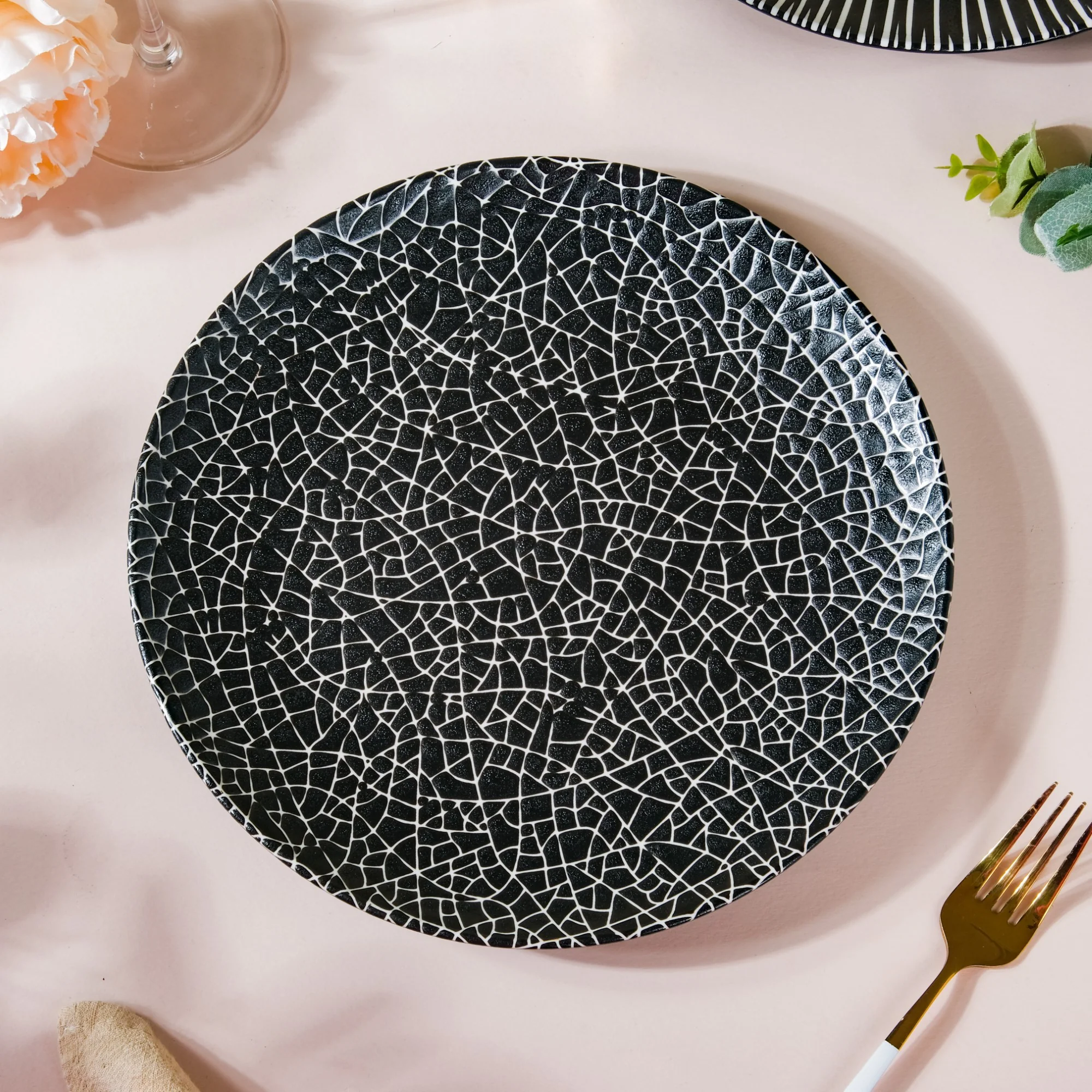 Stone Patterned Ceramic Dinner Plate Black 9.5 Inch - Image 4