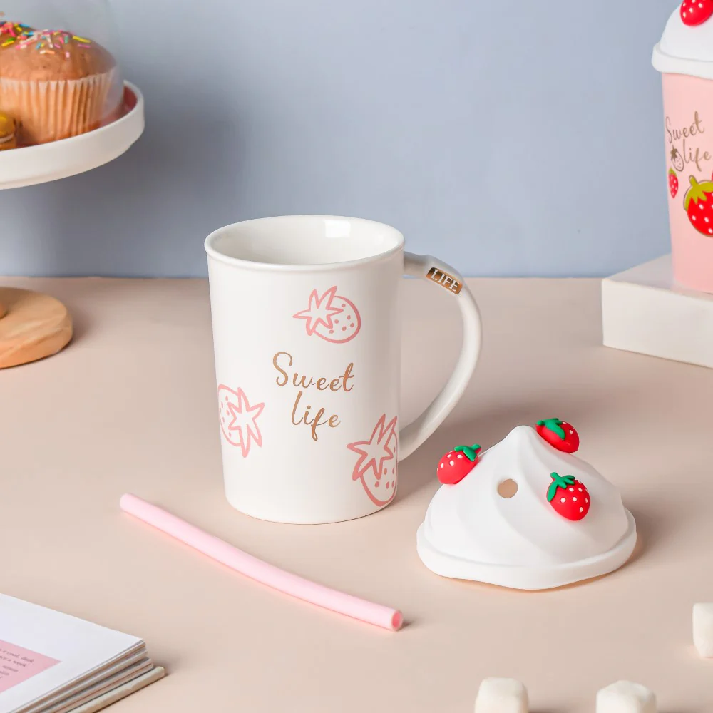 Strawberry Coffee Mug With Lid And Straw 380 ml - Image 4