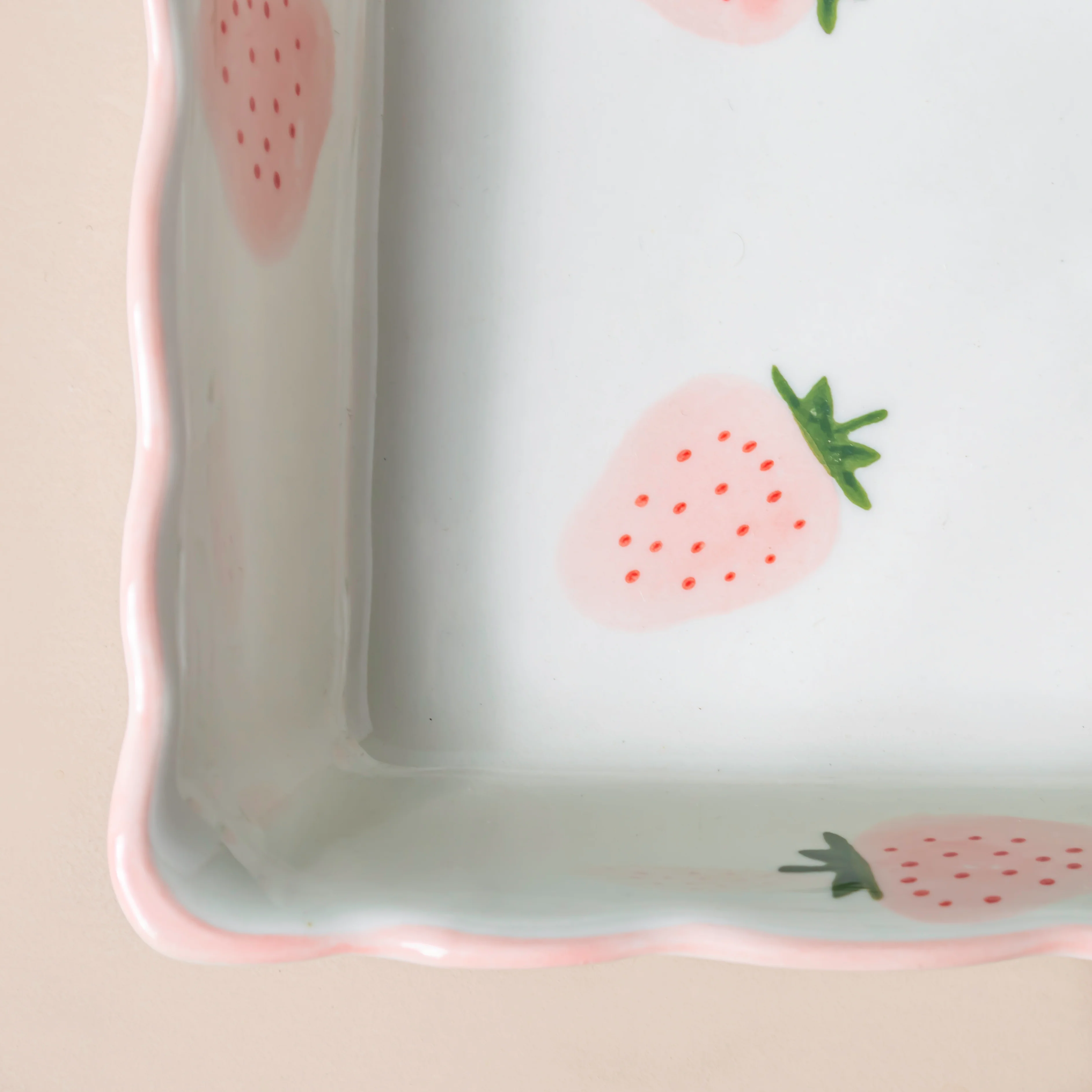 Strawberry Dreams Sectioned Plate Pink - Image 10