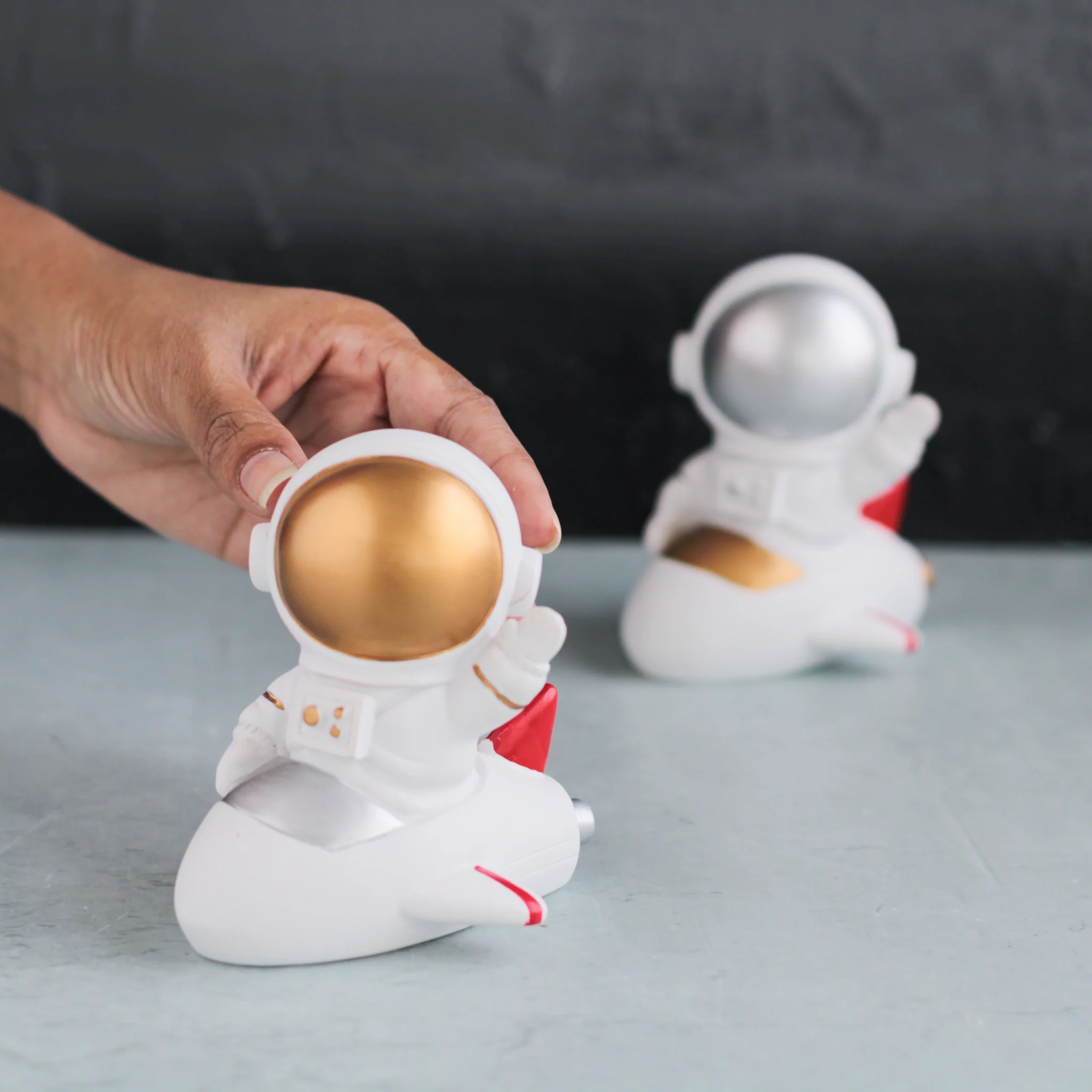 Table Astronauts - Image 7