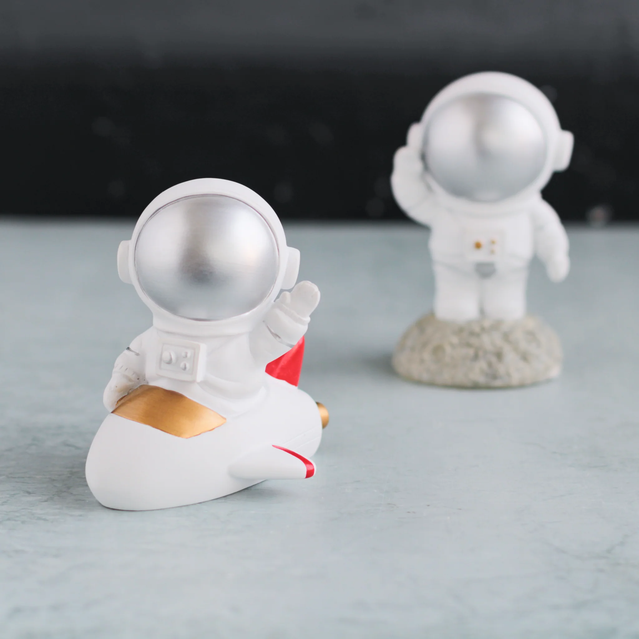 Table Astronauts - Image 9
