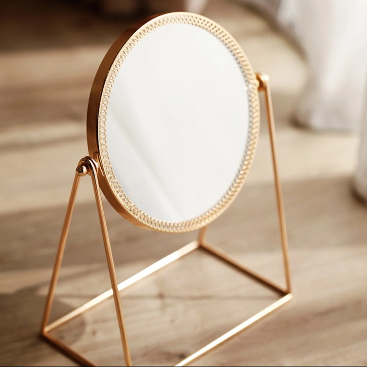Table Mirror - Image 8