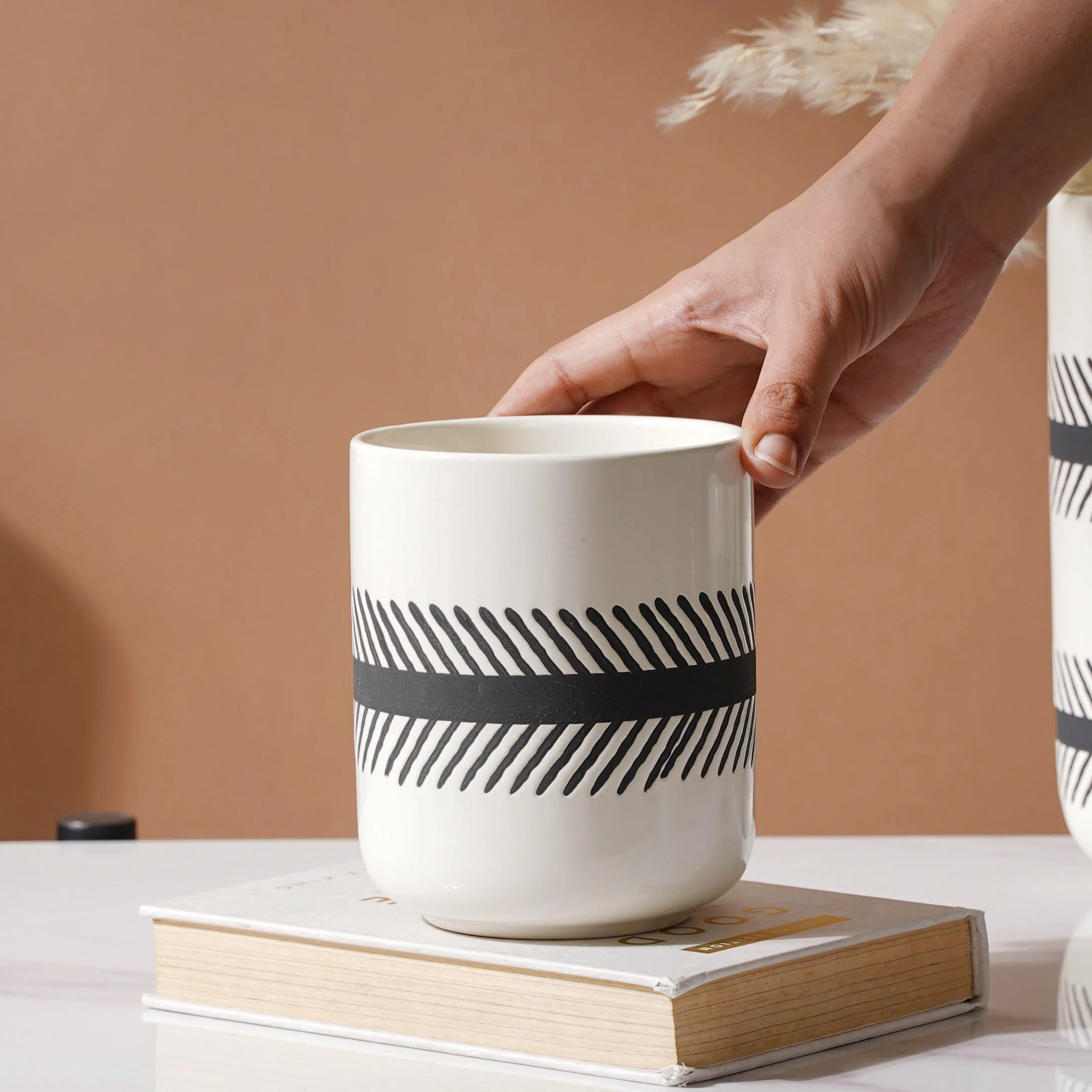 Tabletop Vase - Image 2