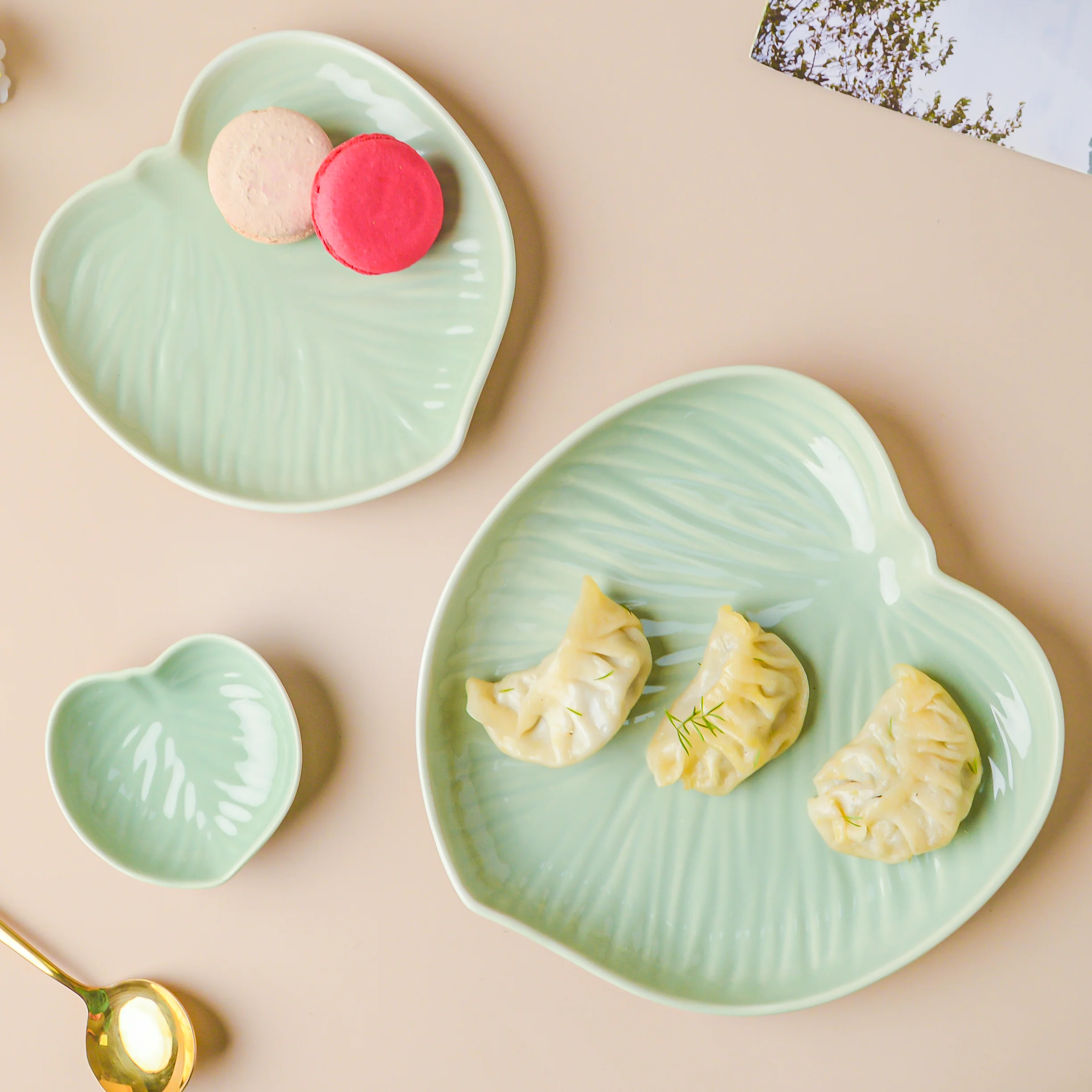 Taro Leaf 30 Piece Dinner Set For 6 - Image 2