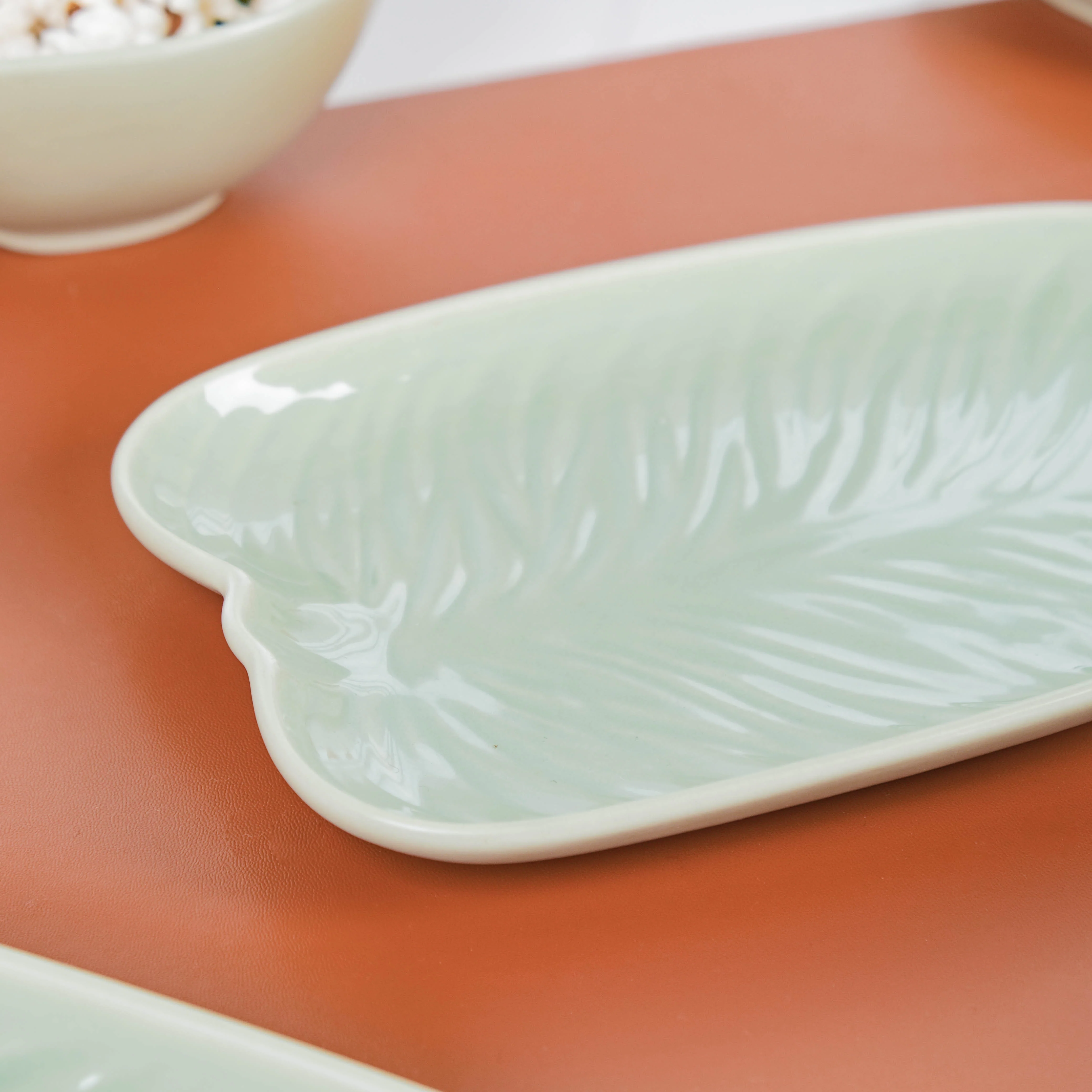 Taro Leaf Platter 10 Inch - Image 10