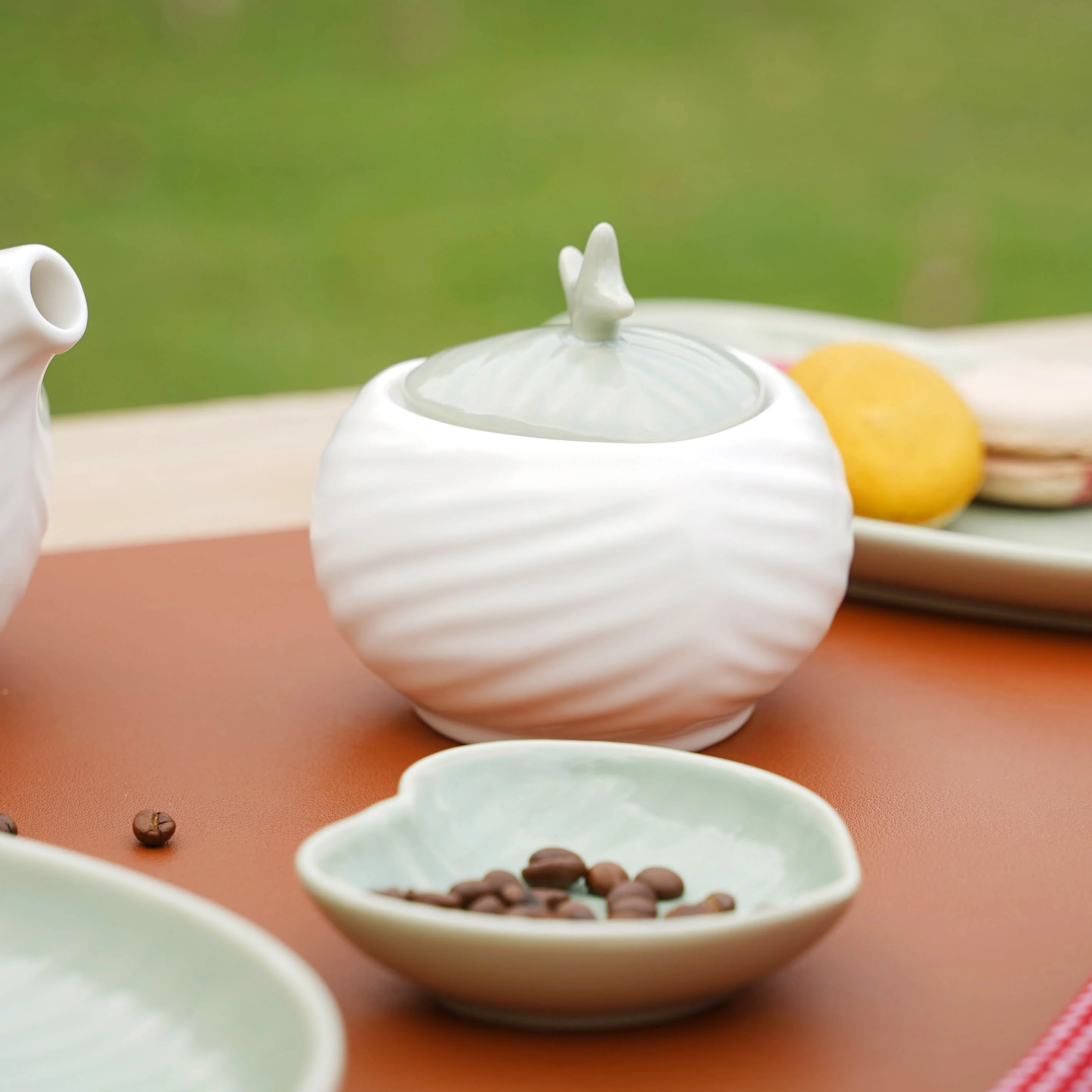 Taro Leaf White Jar With Lid - Image 8